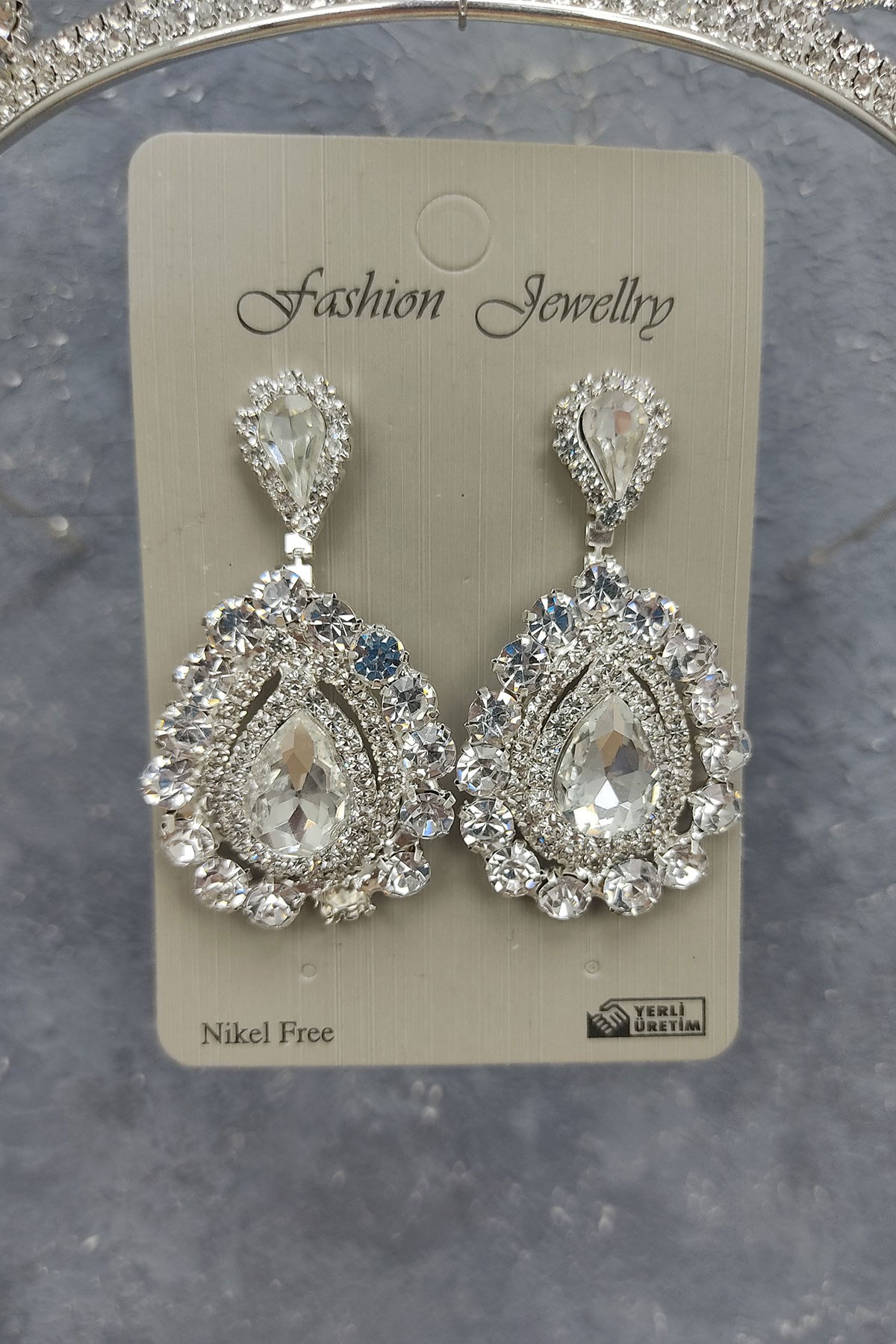 Lilya Model Bridal Crown And Studded Earrings