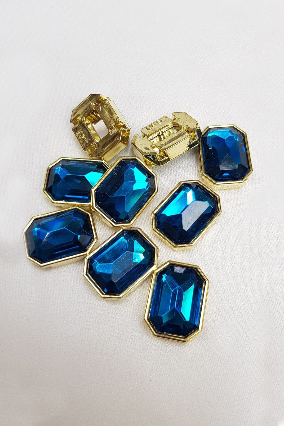Blue Rectangle Cased Strut Stone 1.5-2cm 10 pcs