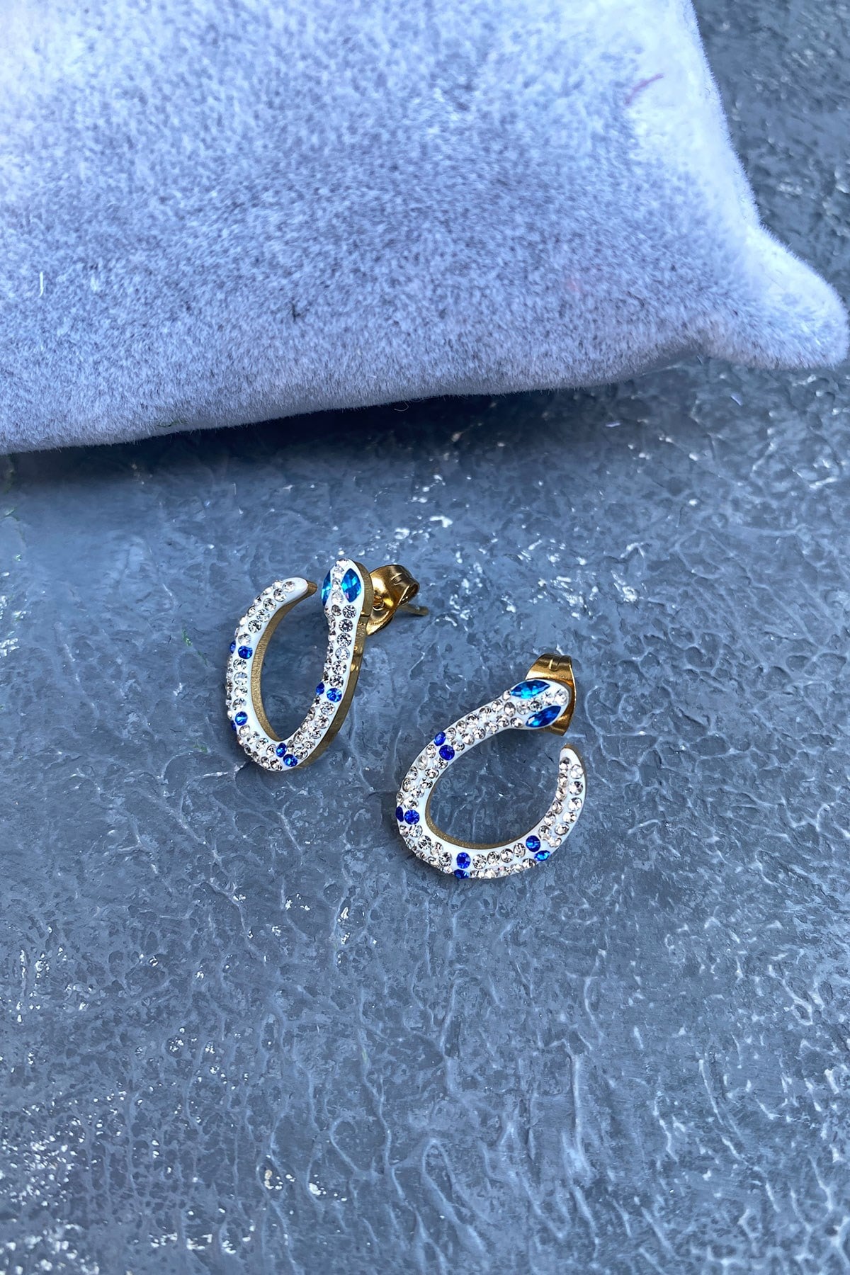 Blue Silver Snake Detailed Stone Earrings