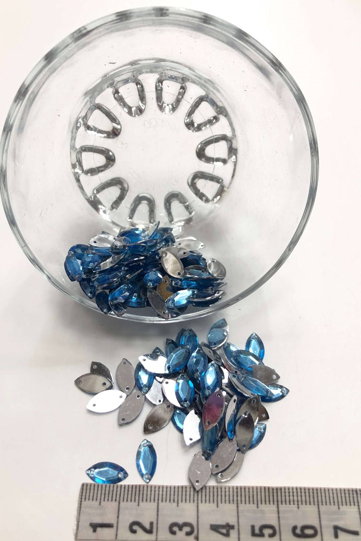 Blue Shuttle Plastic Stud Stone 20 gr
