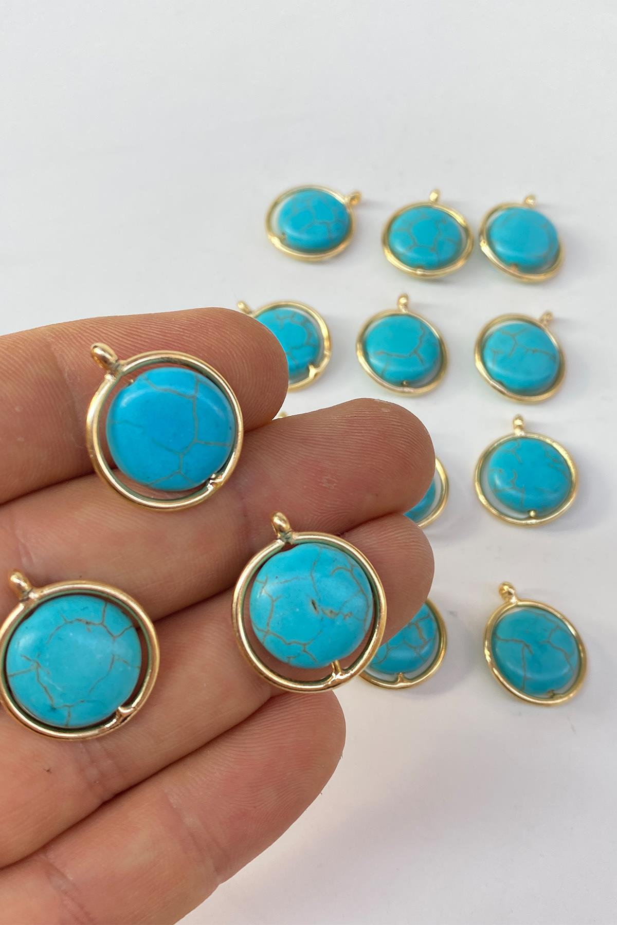 Blue Turquoise Oval Natural Stone Gold Detailed Necklace