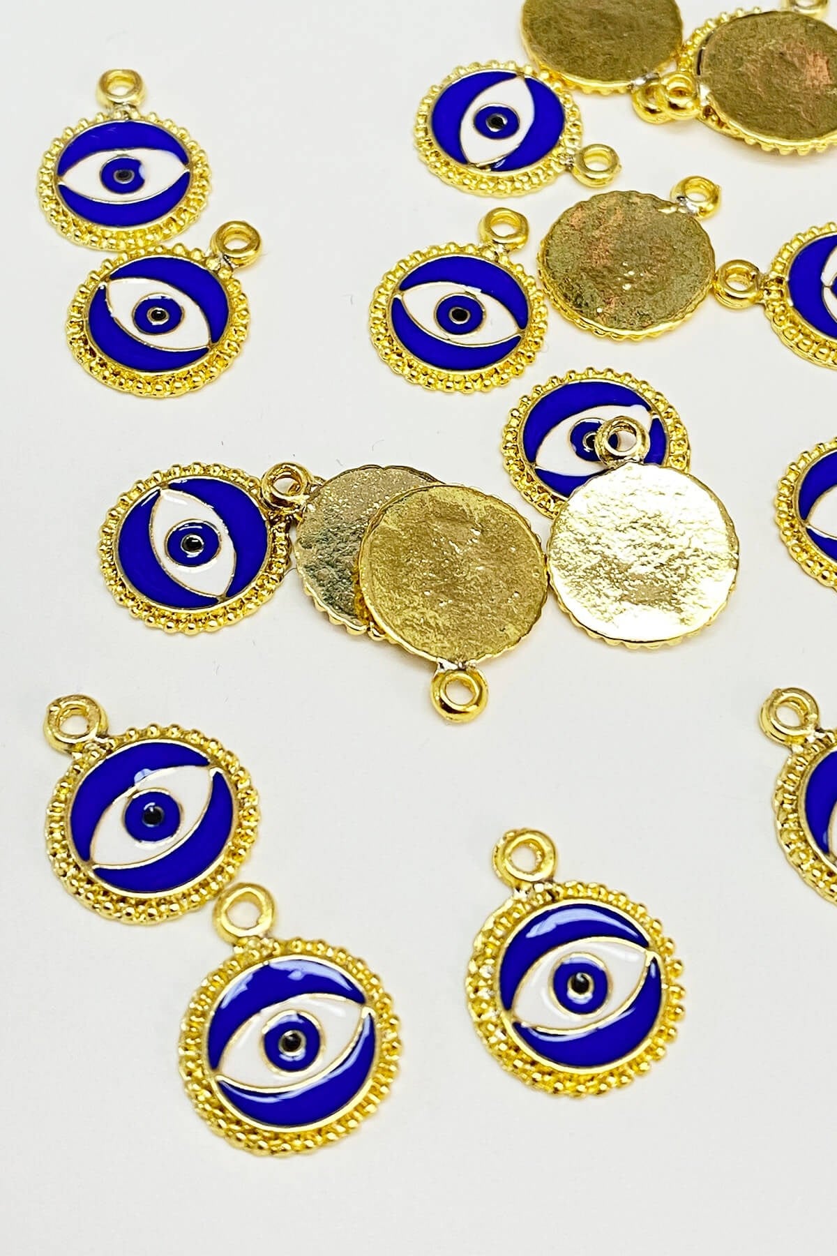Blue Round Eye Motif Pendant 1 Pcs