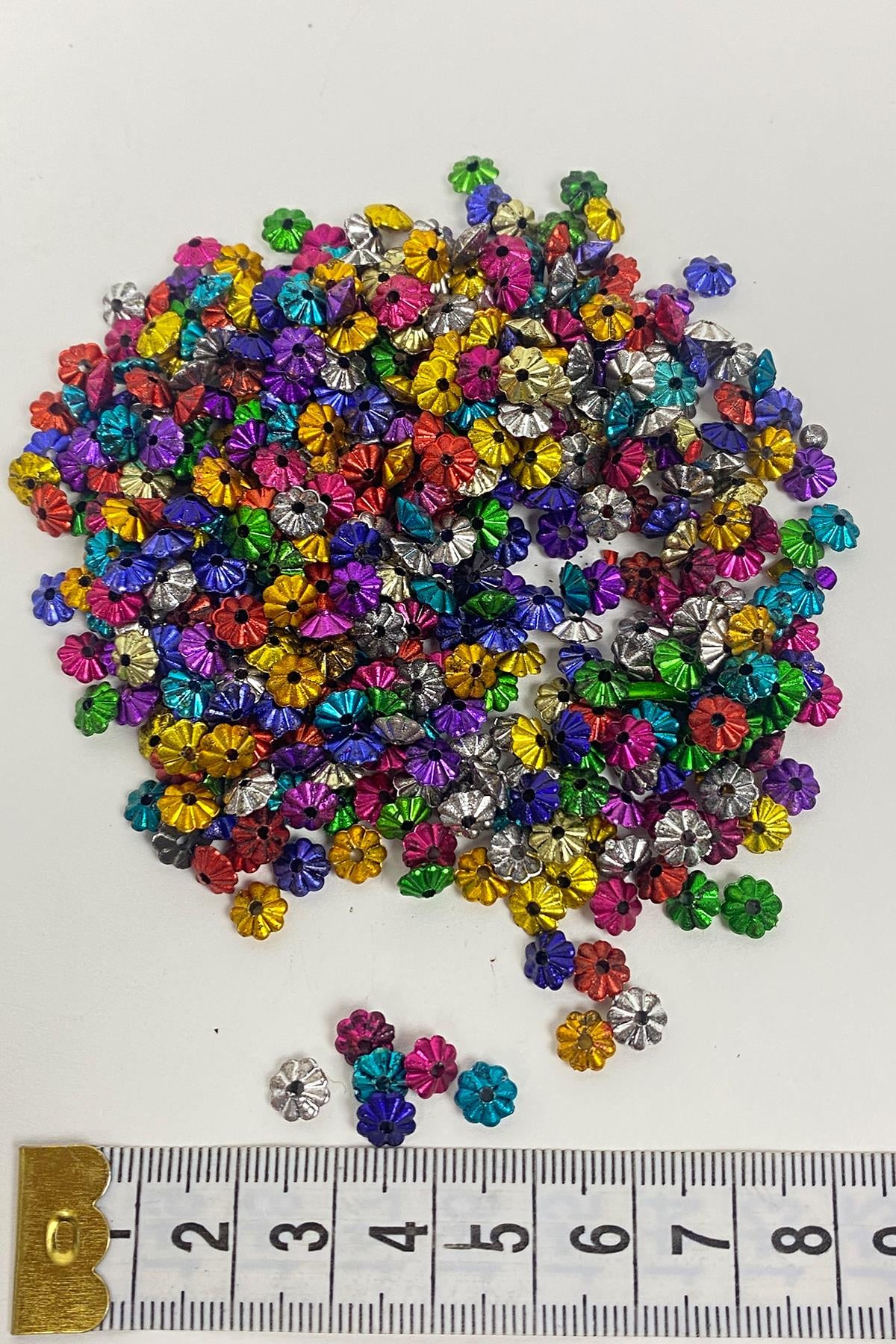 Mekik Desenli Rengarenk Plastik Boncuk 25 gr