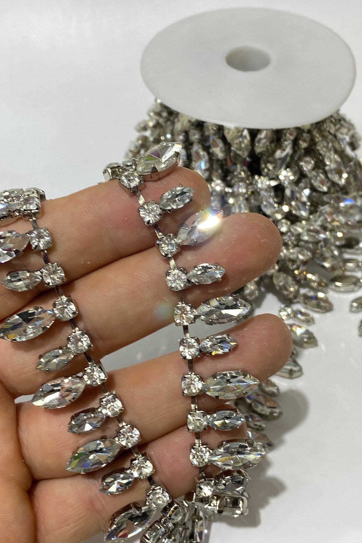 Mekik Taşlı Saçaklı Aksesaur Şerit Taş 1 mt