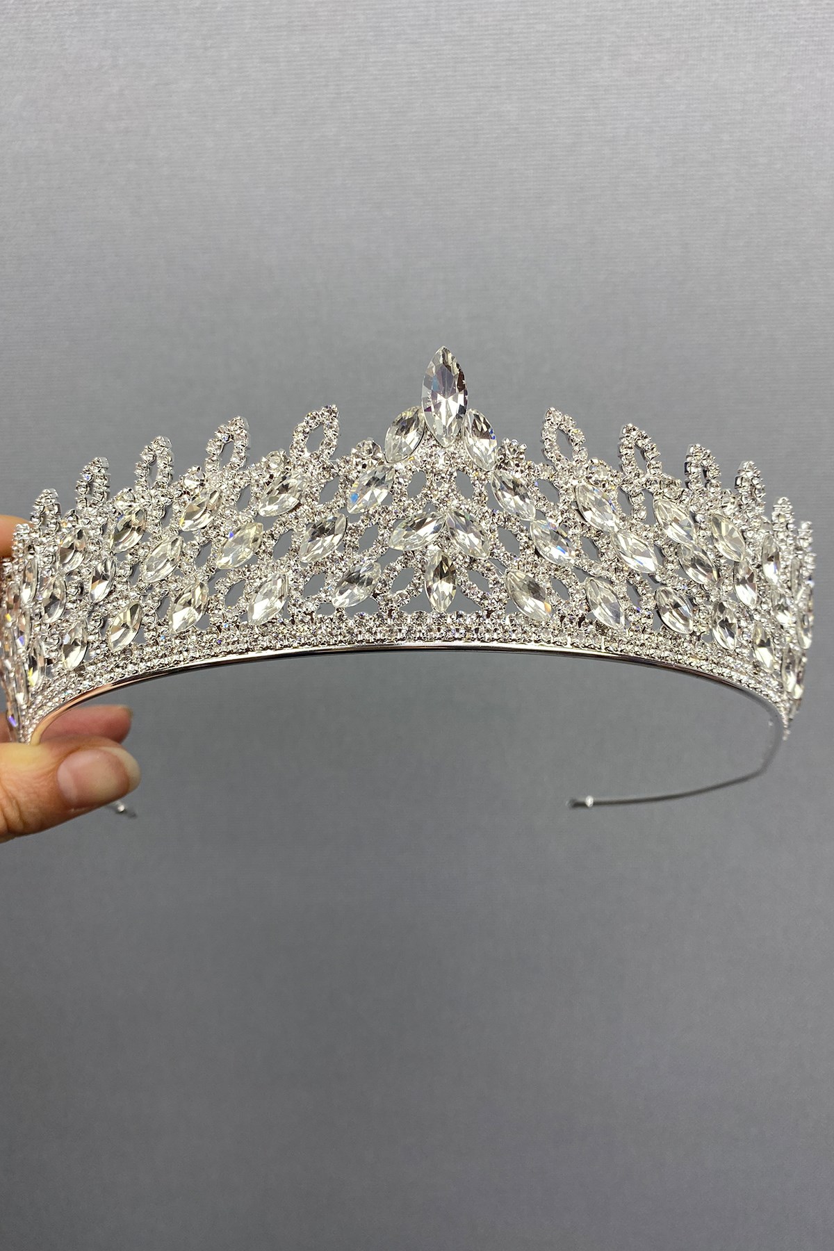 ميا العرسان الحناء تيارا والأقراط