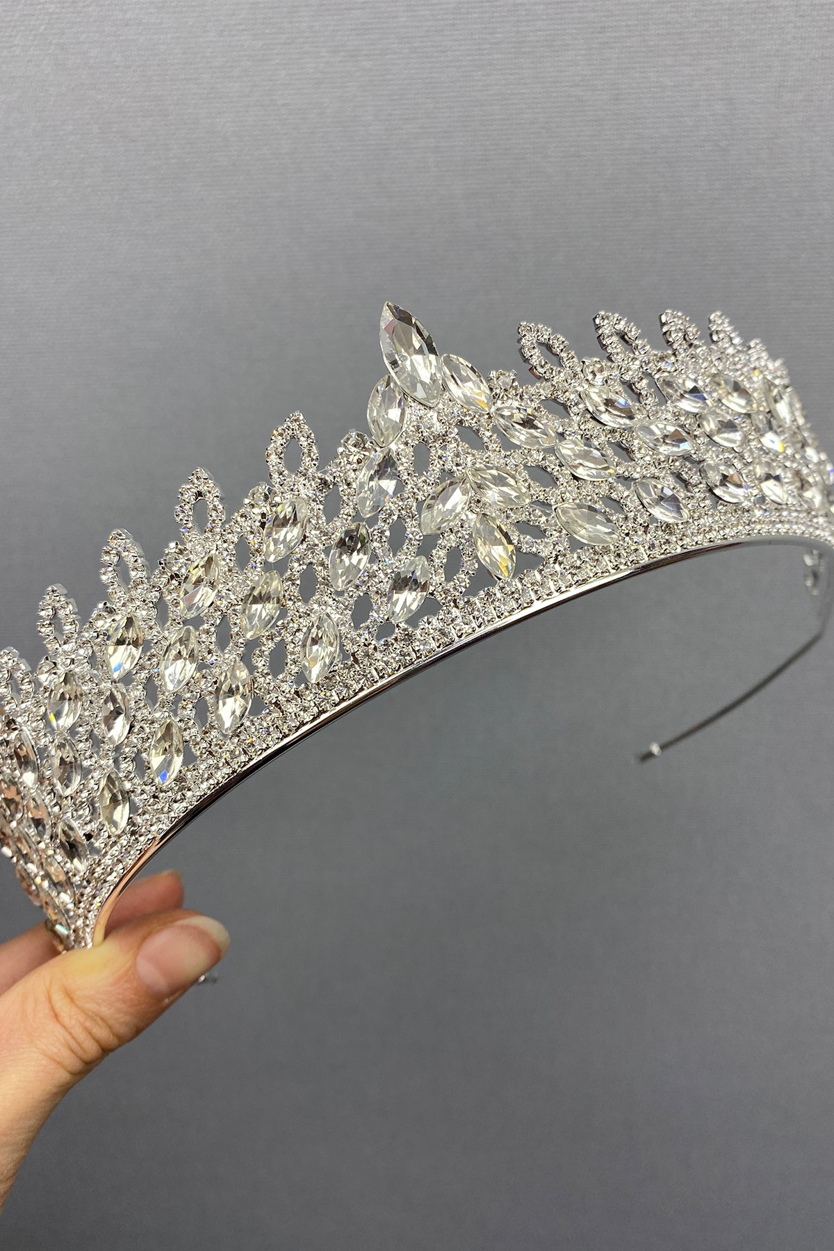 ميا العرسان الحناء تيارا والأقراط