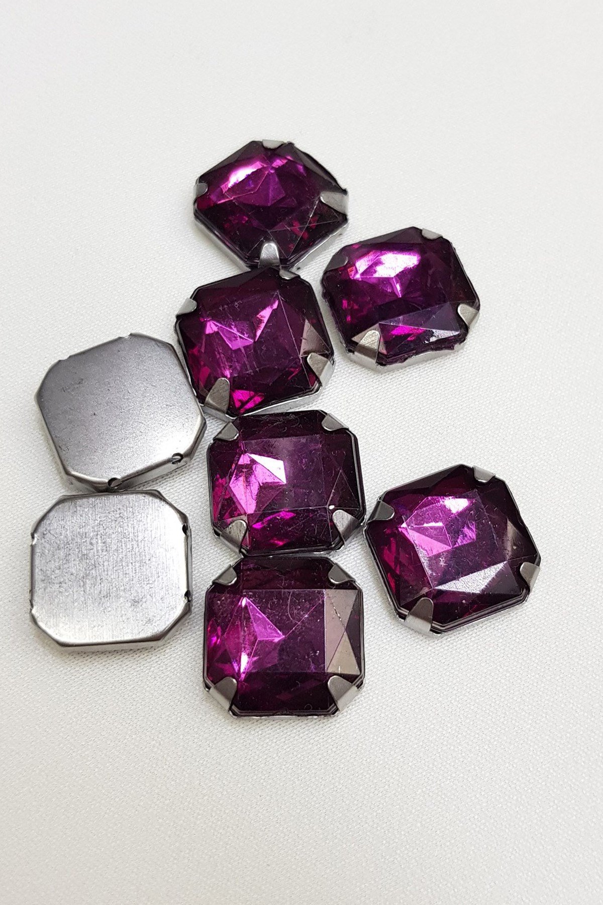 Mor  Kare Kasalı Dikme Taş 1,5 cm 10 adet