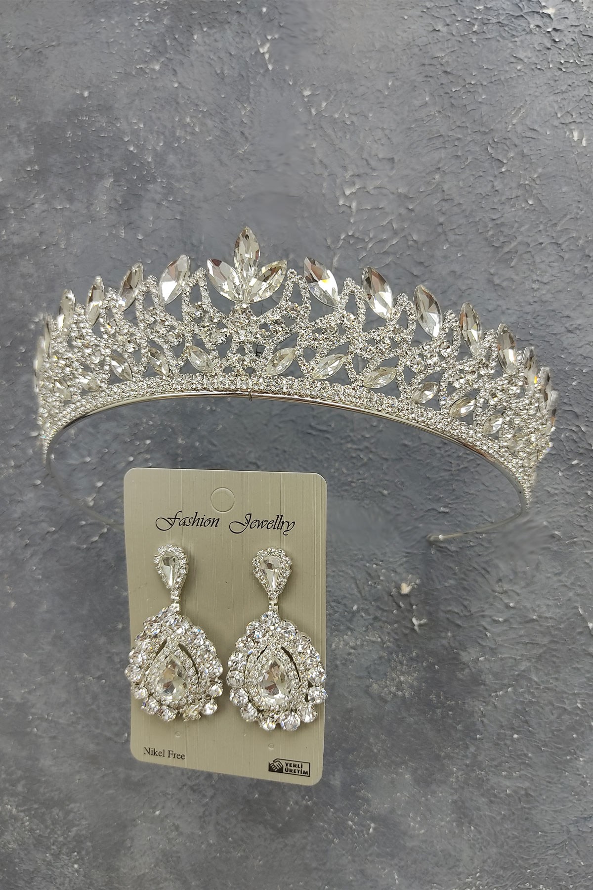 Neva Model Bridal Crown And Studded Earrings