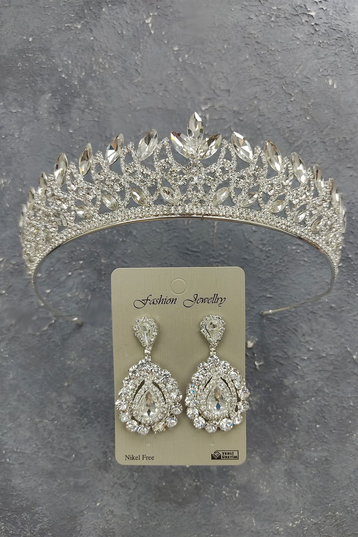 Neva Model Bridal Crown And Studded Earrings