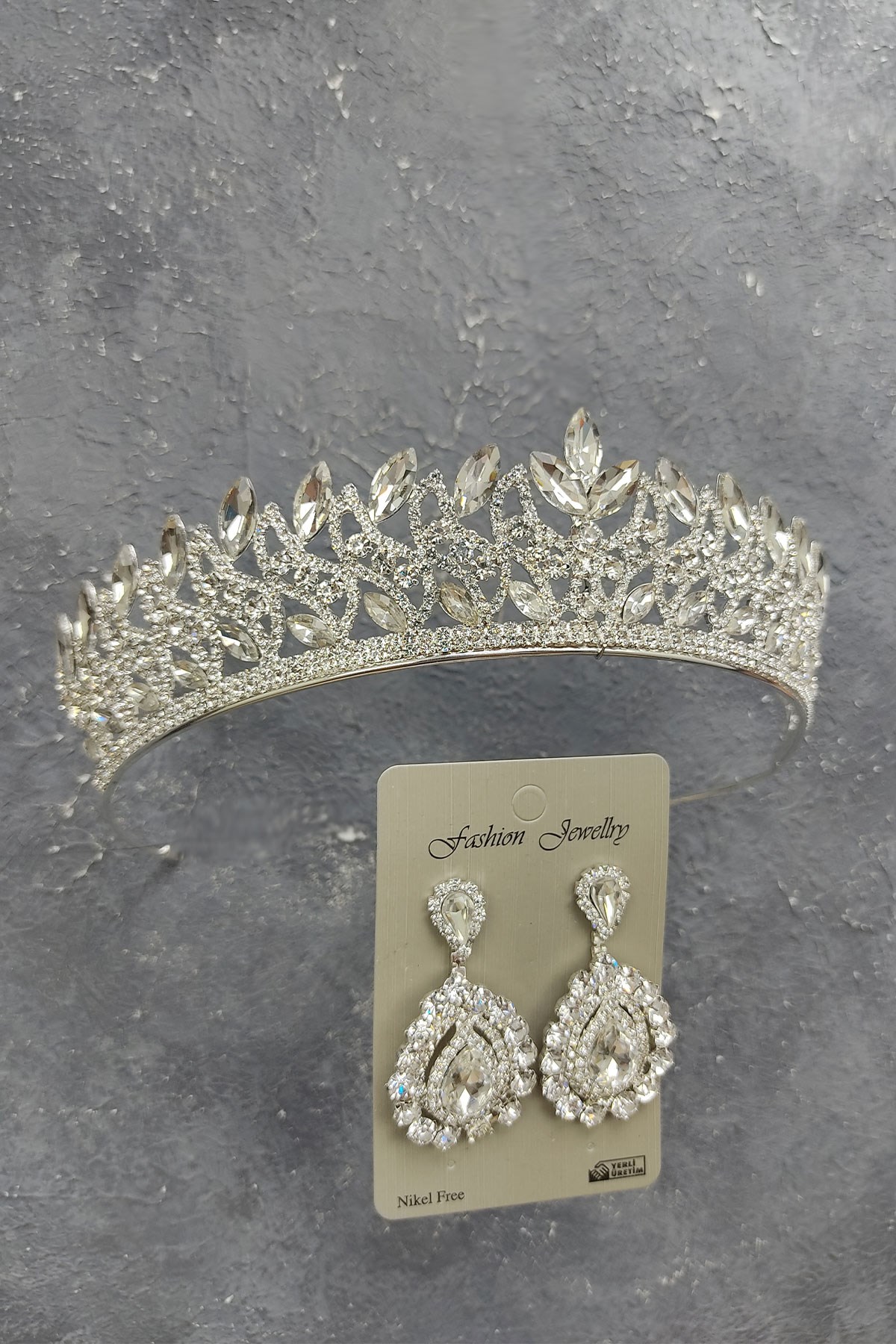 Neva Model Bridal Crown And Studded Earrings