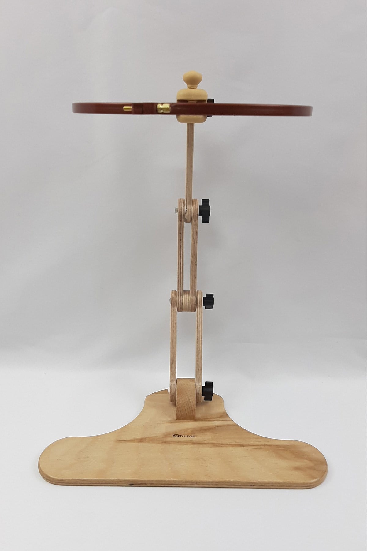 Nurge Footed Pulley Stand