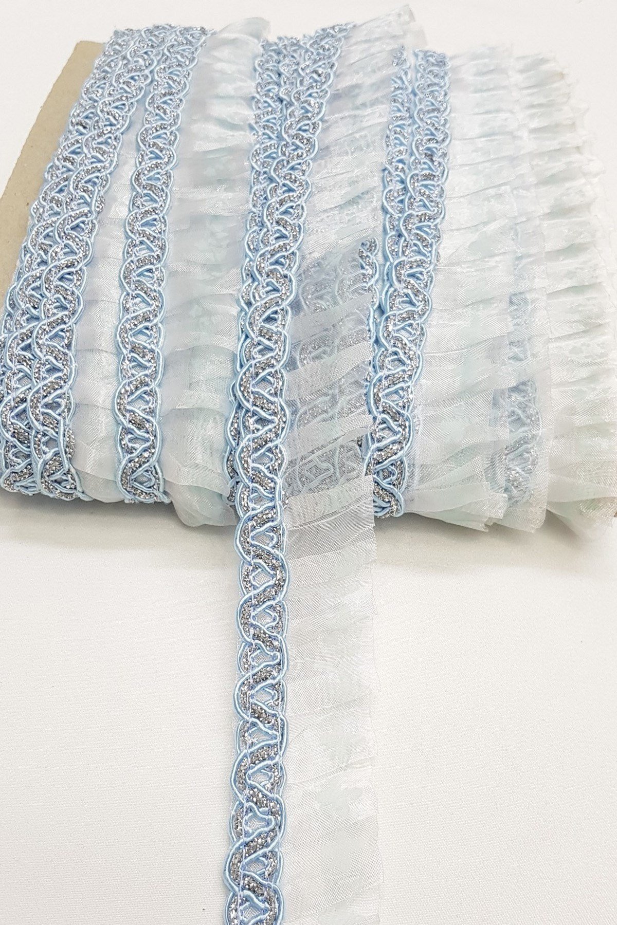 Organze Su Taşlı Fırfır