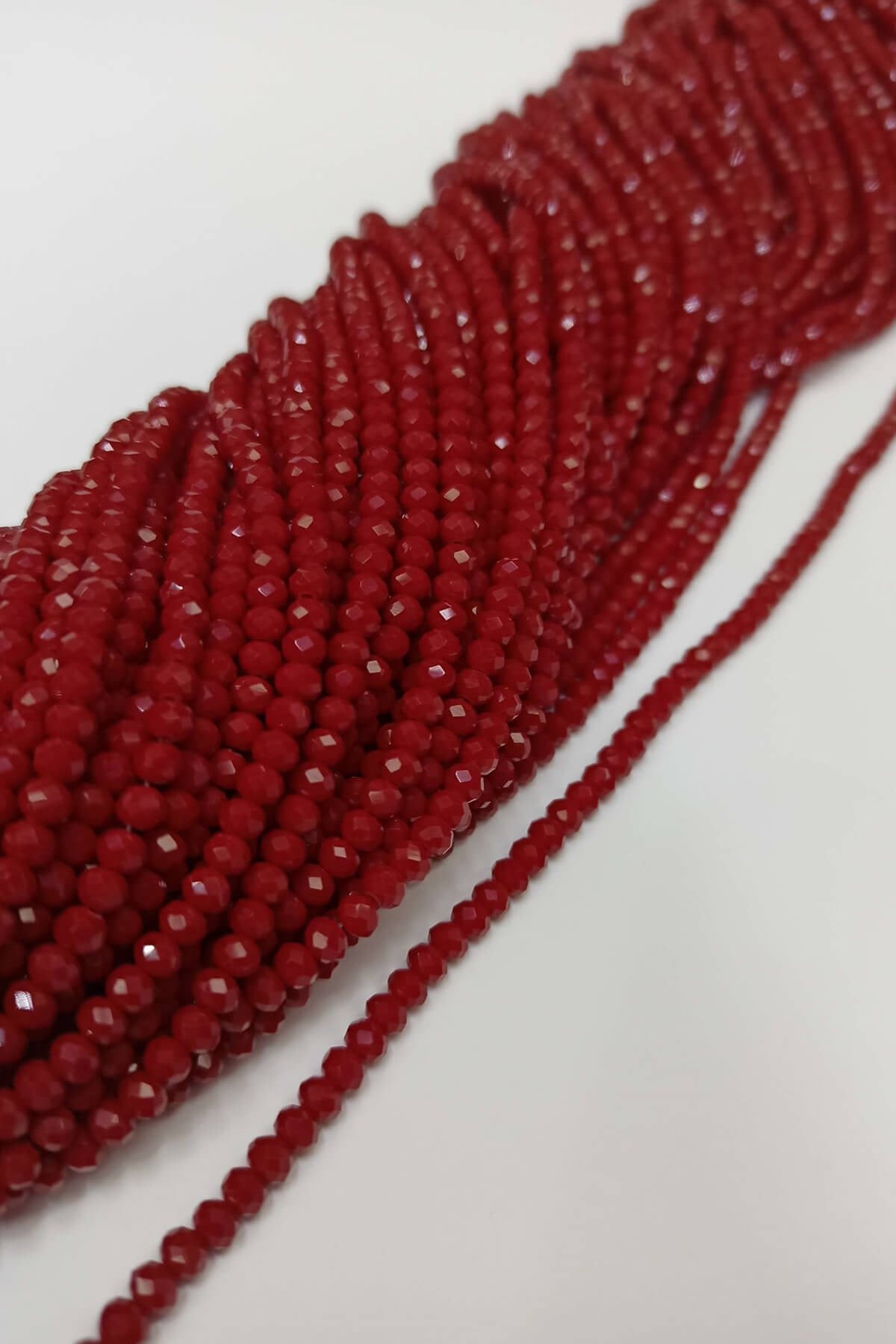 Orta Kırmızı Kristal Boncuk 4 mm
