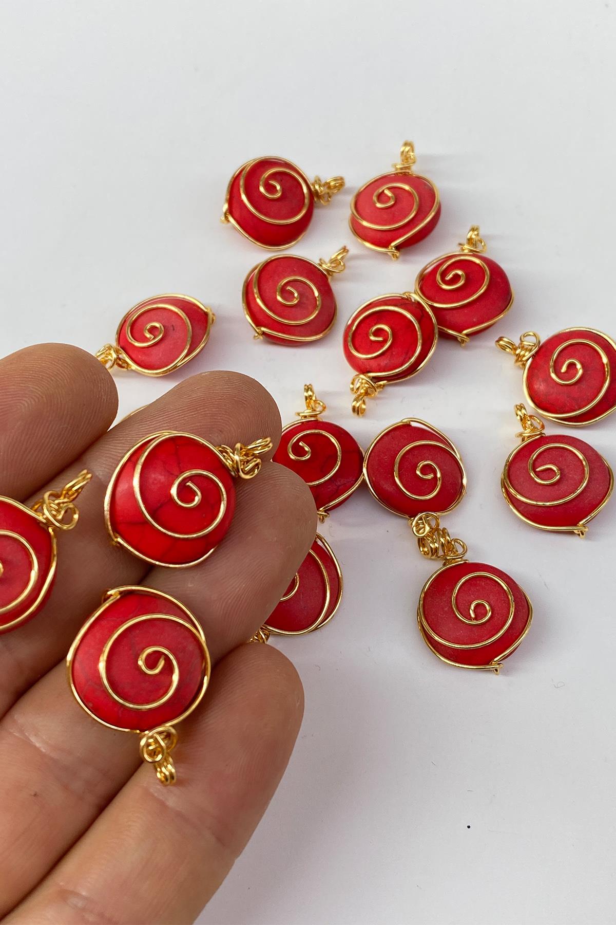 Oval Coral Natural Stone Gold Detailed Necklace