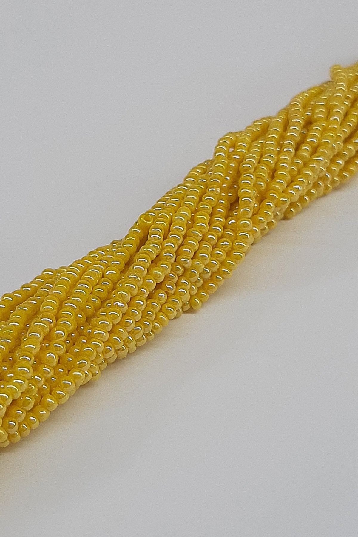 الخرز الرملي تسلسل مغرة لامعة