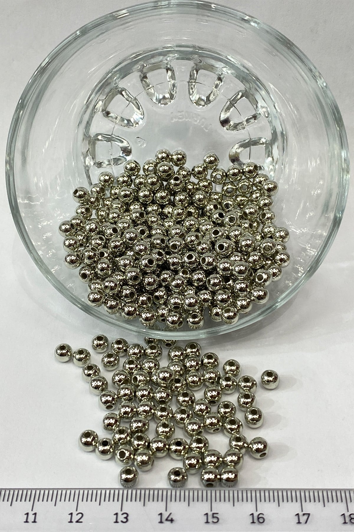 Shiny Plastic Beads 50 gr