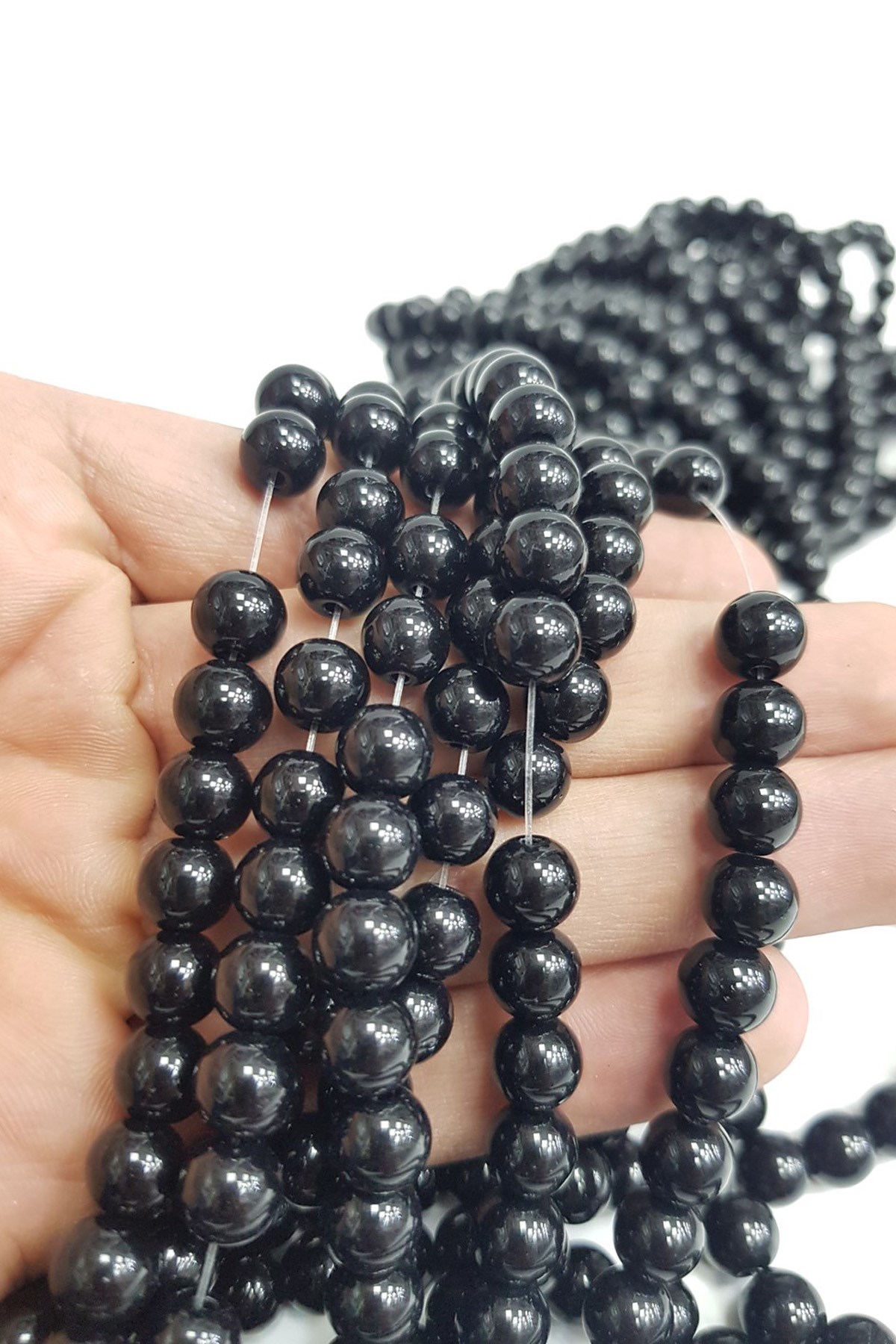 خرز زجاجي من سلسلة الجزع الأسود اللامع