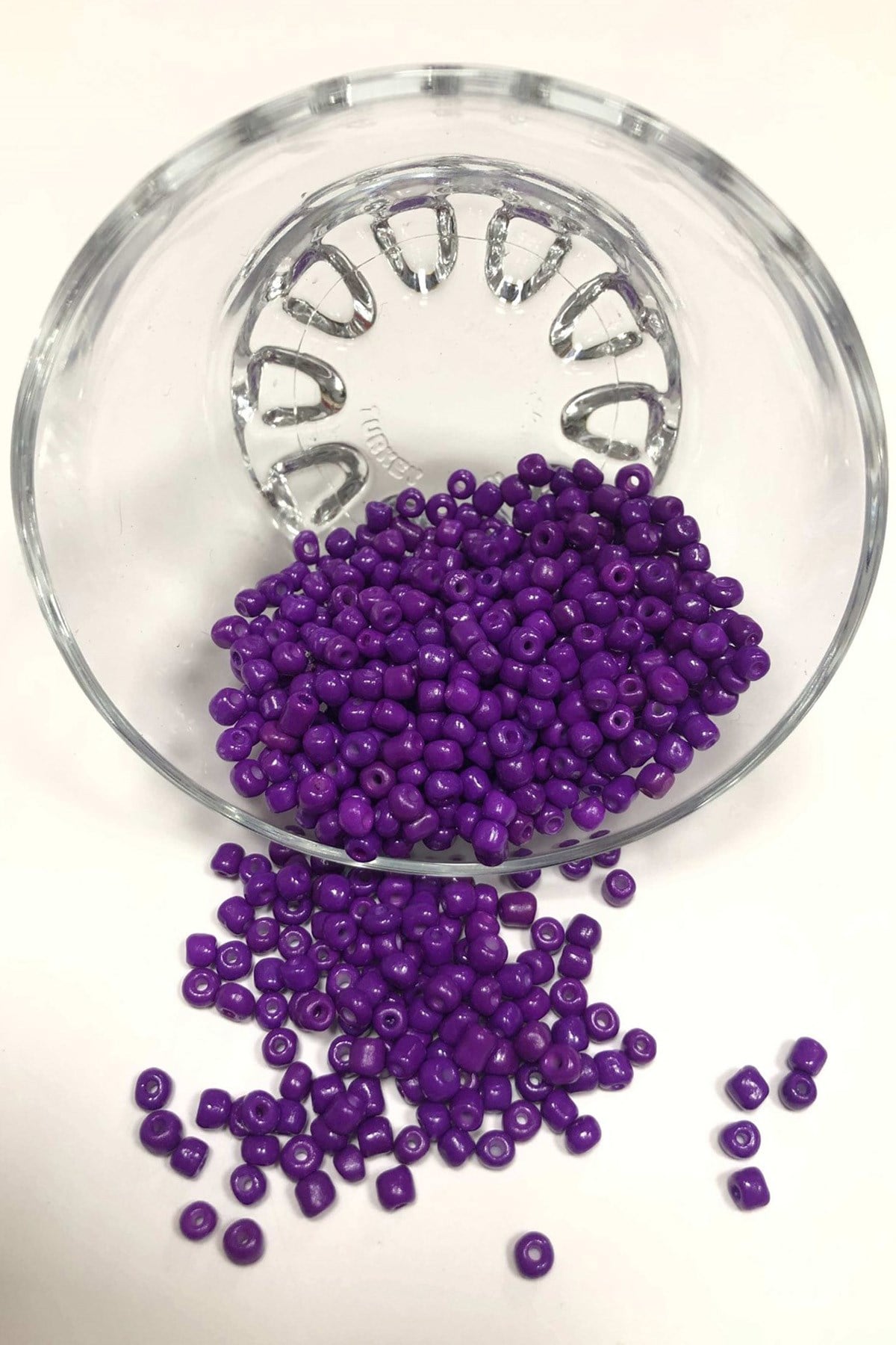 Patlıcan Moru Kum Boncuk Orta Boy 4 mm 50 gr
