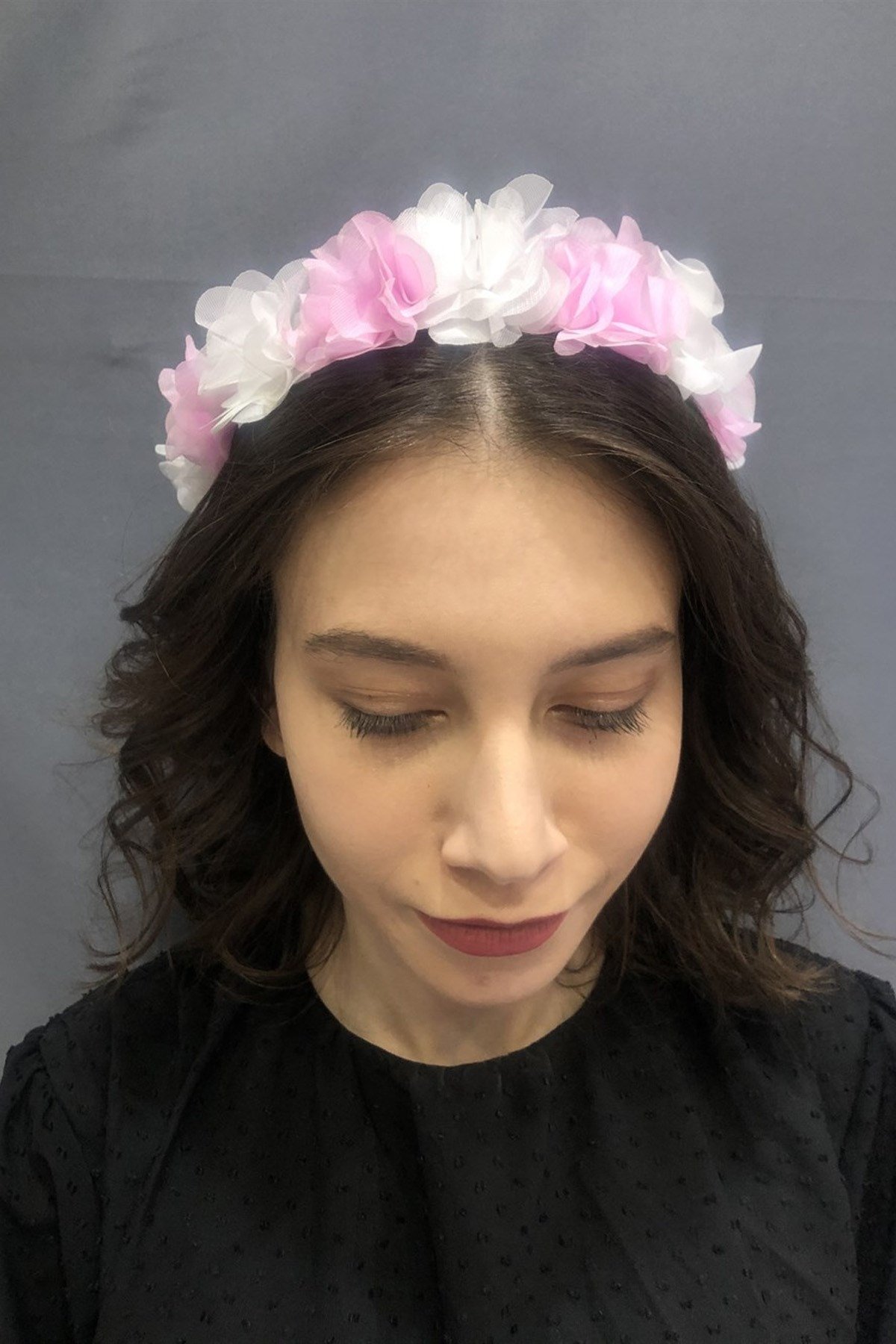 Pembe-Beyaz Lazer Çiçekli Taç