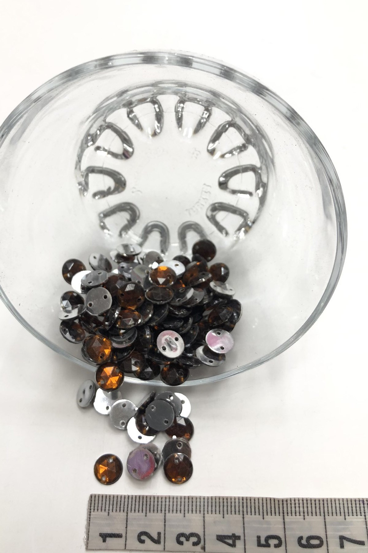 Plastic Stud Stone Round Brown 20 gr