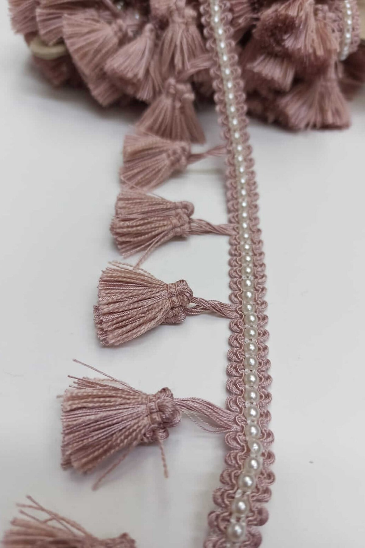 Powder Pearly Bun Tassel 5cm (1 mt)