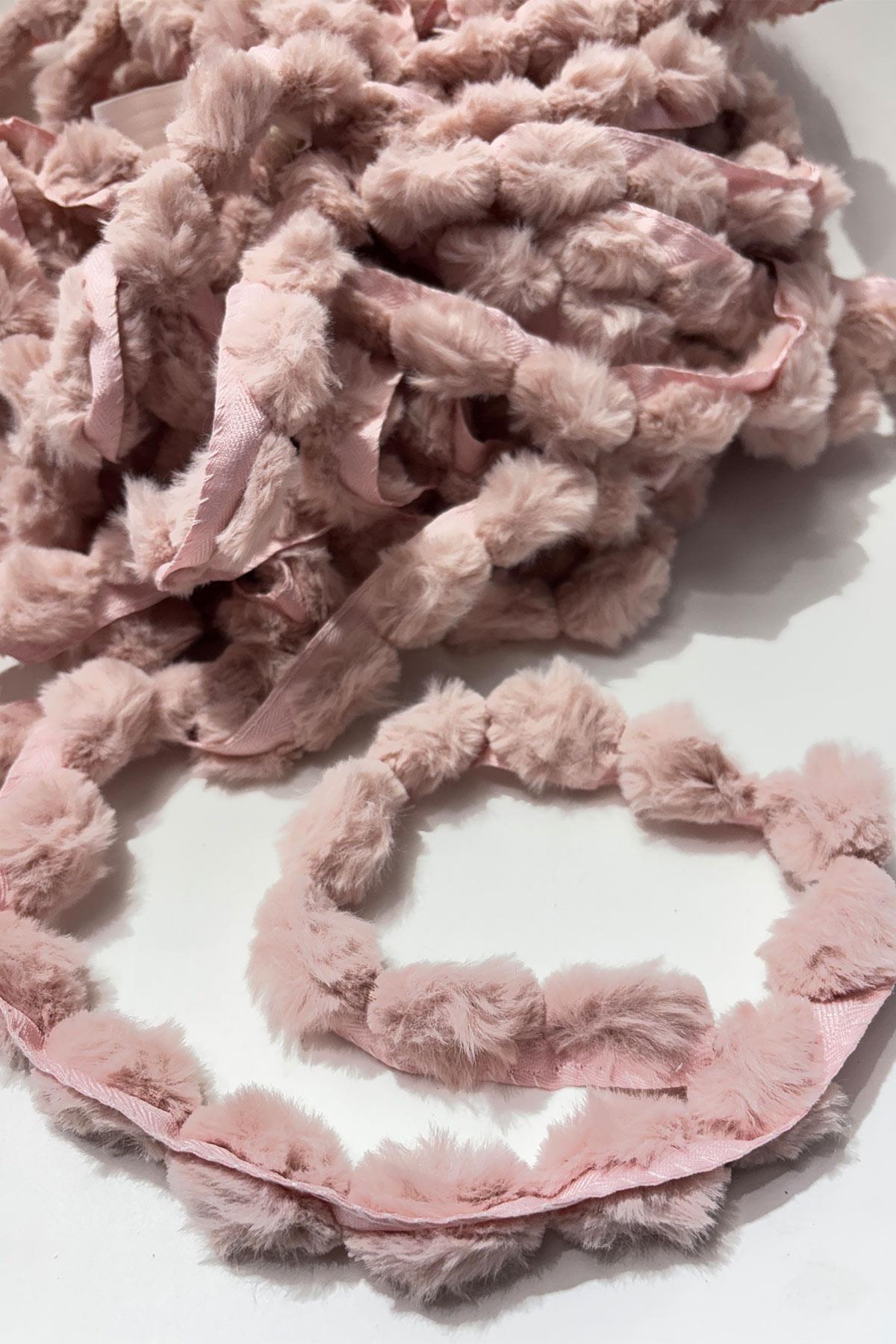 Pudra Peluş Şerit Ponpon,Tavşan Kuyruğu Ponpon,Peluş Ponpon 1 mt