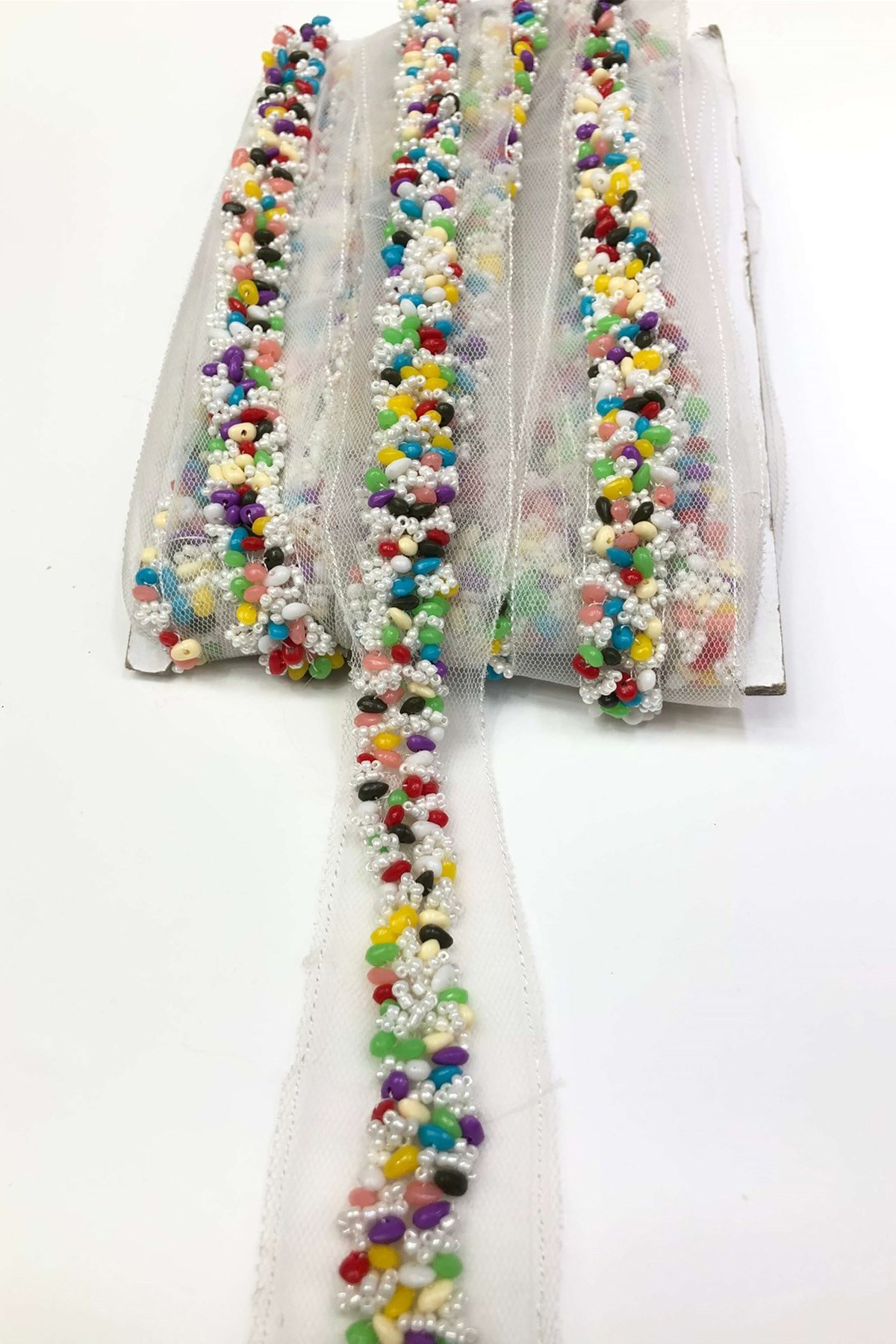 Renkli Boncuk İşlemeli Şerit  2 cm