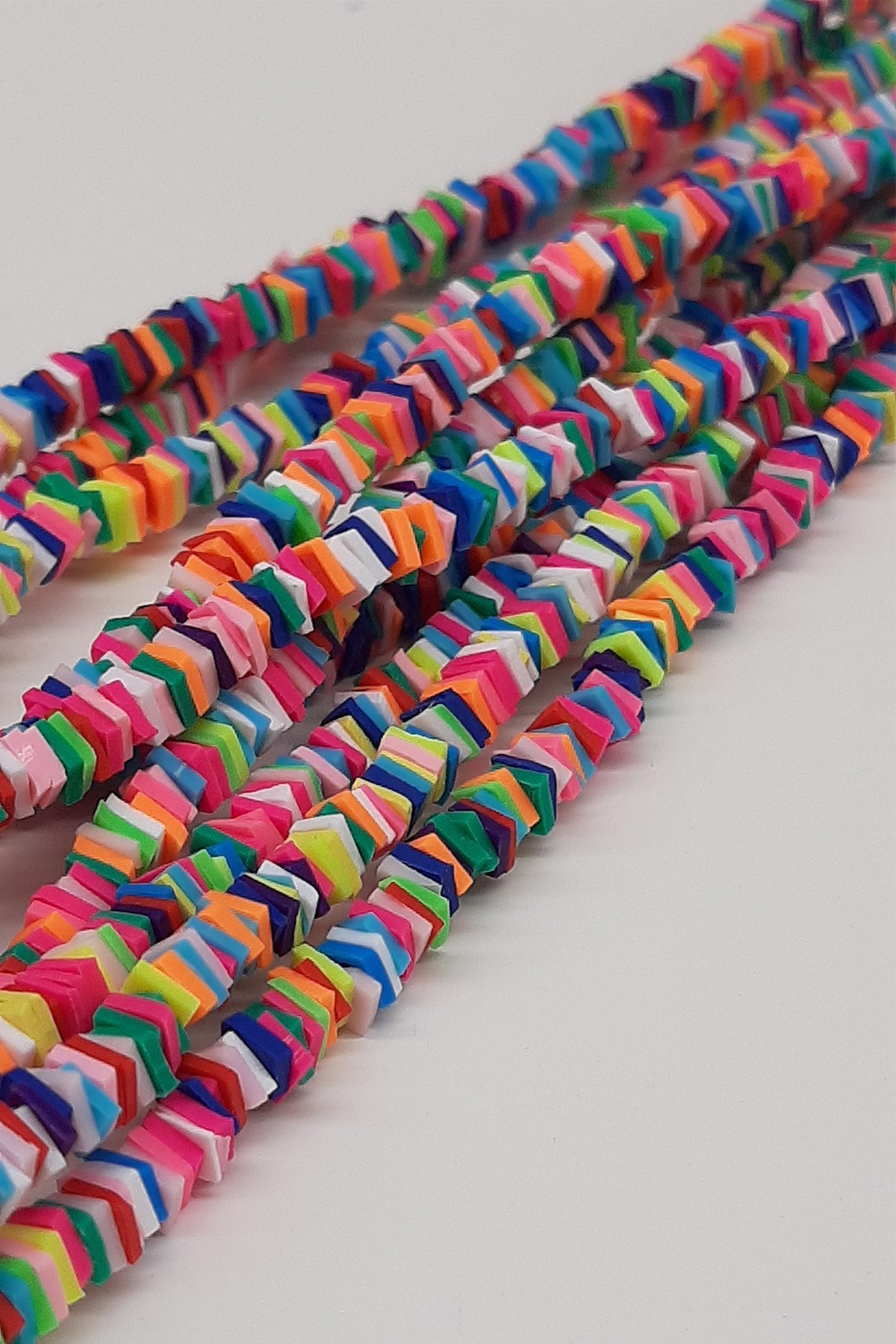 Renkli Fimo Hamur Boncuk 4 mm