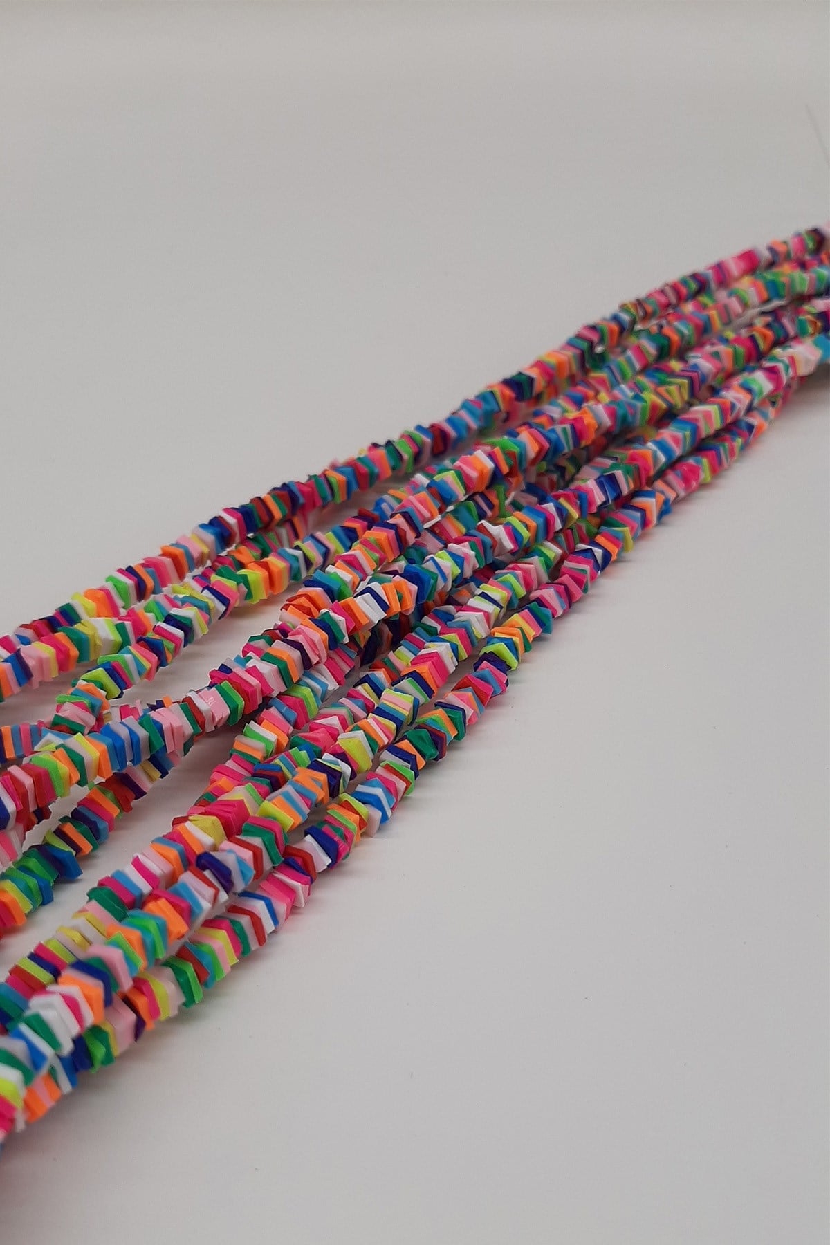 Renkli Fimo Hamur Boncuk 4 mm