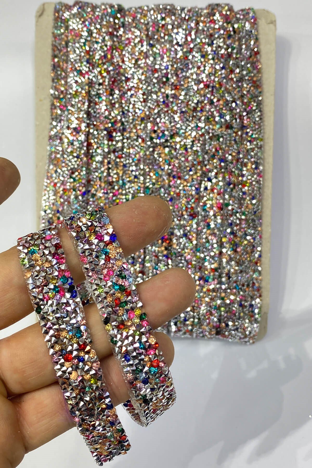 Renkli Janjanlı Ütüyle Yapışan Plastik Şerit Taş