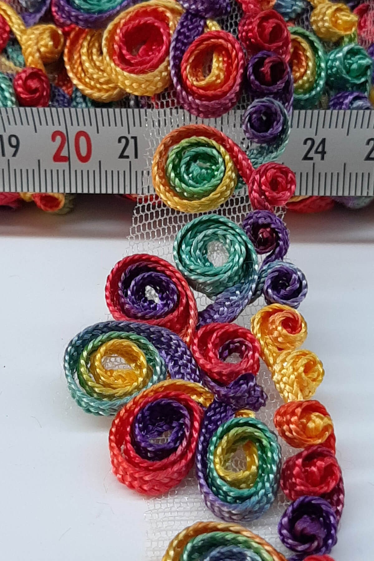 Renkli Küçük Sarmal Desenli Antik Şerit Güpür