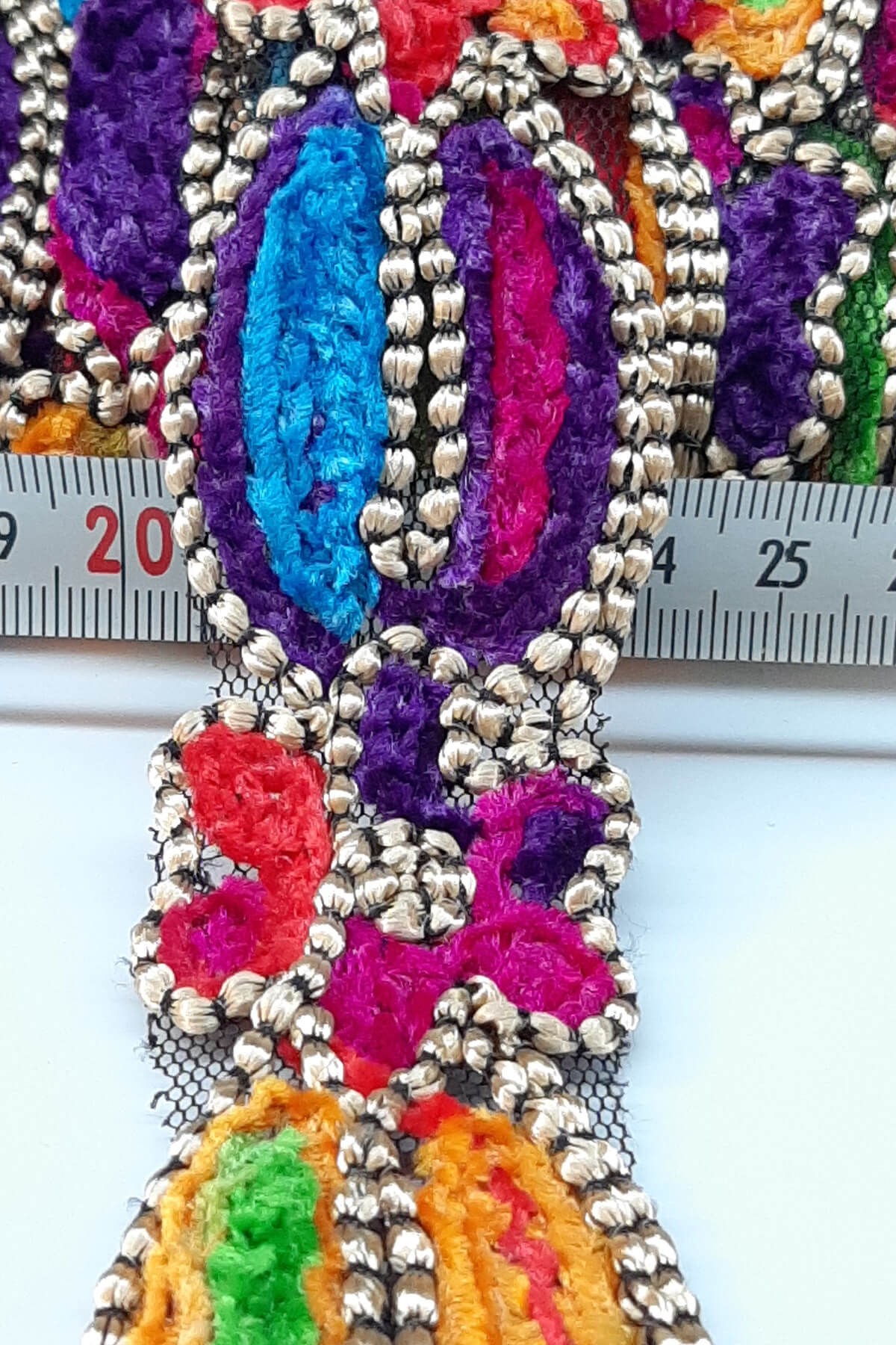 Renkli Yonca Desenli Antik Şerit Güpür