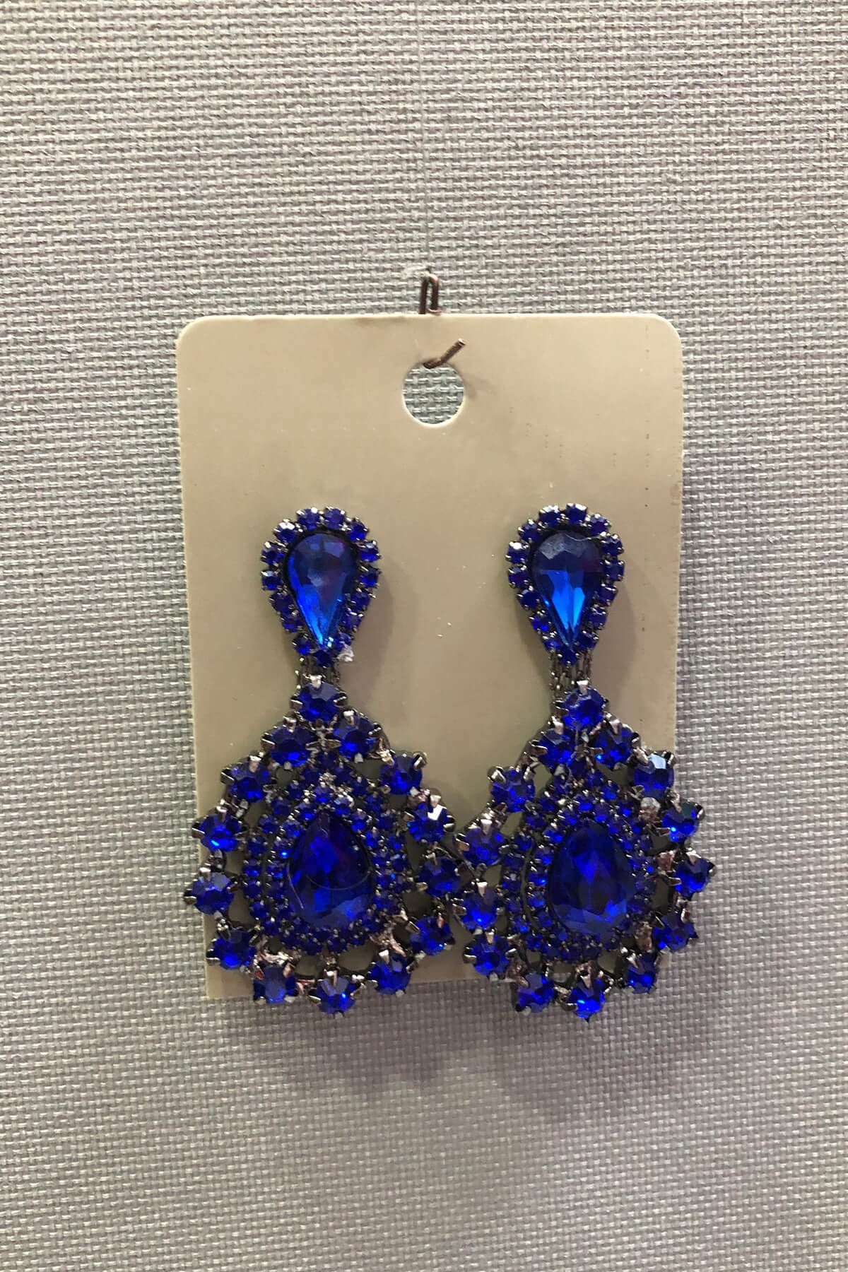 Saks Mavisi Kristal Taşlı Koyu Gri Oval Küpe