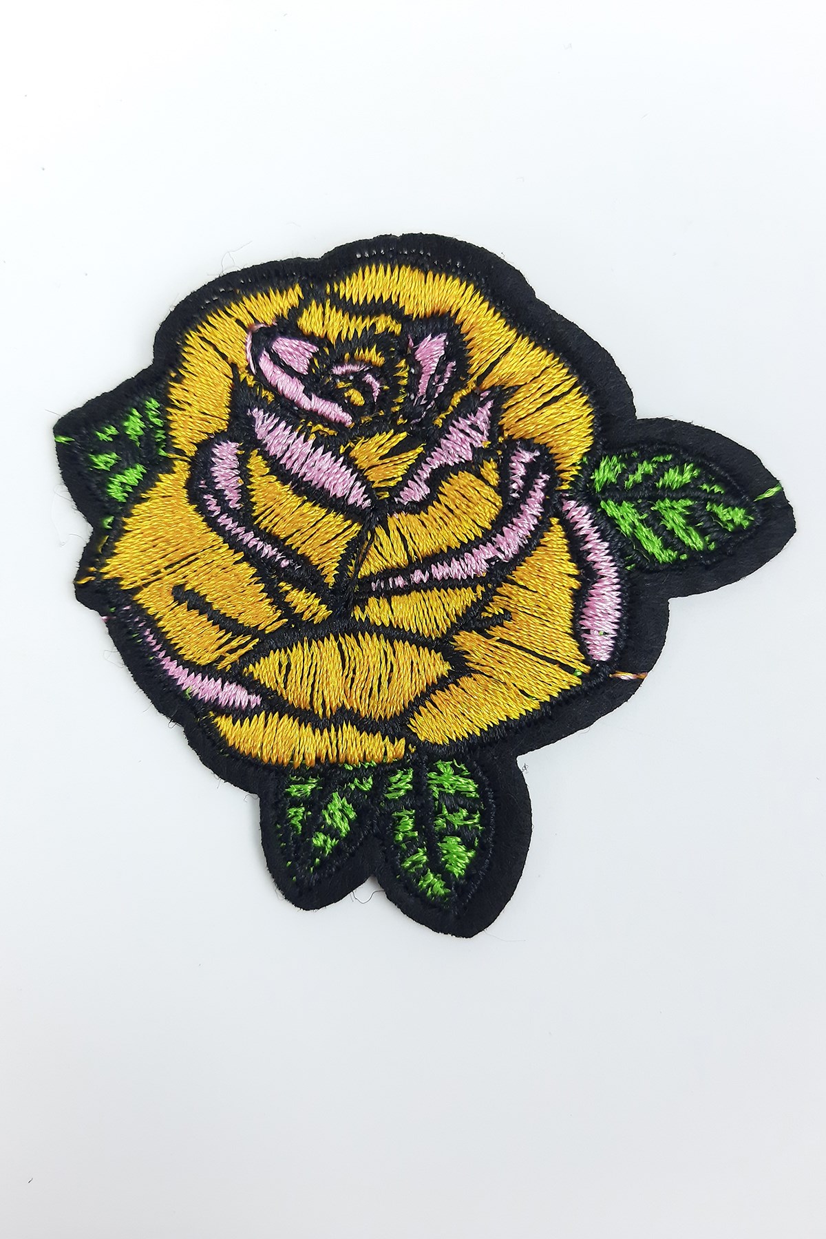 تزوير الزهور المستقيمة باللون الأصفر والأخضر (رقعة)