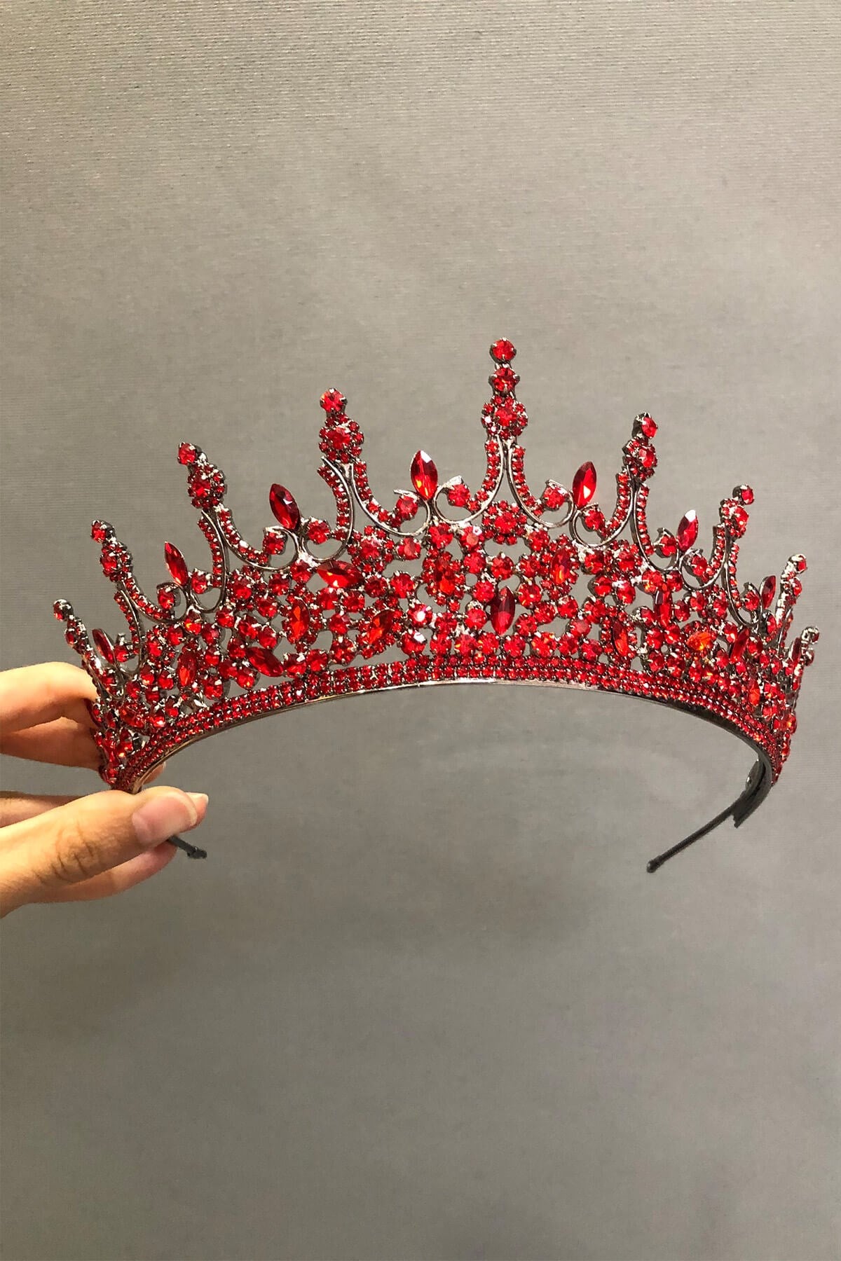 Sarin Model Red Bridal Henna Tiara and Earring