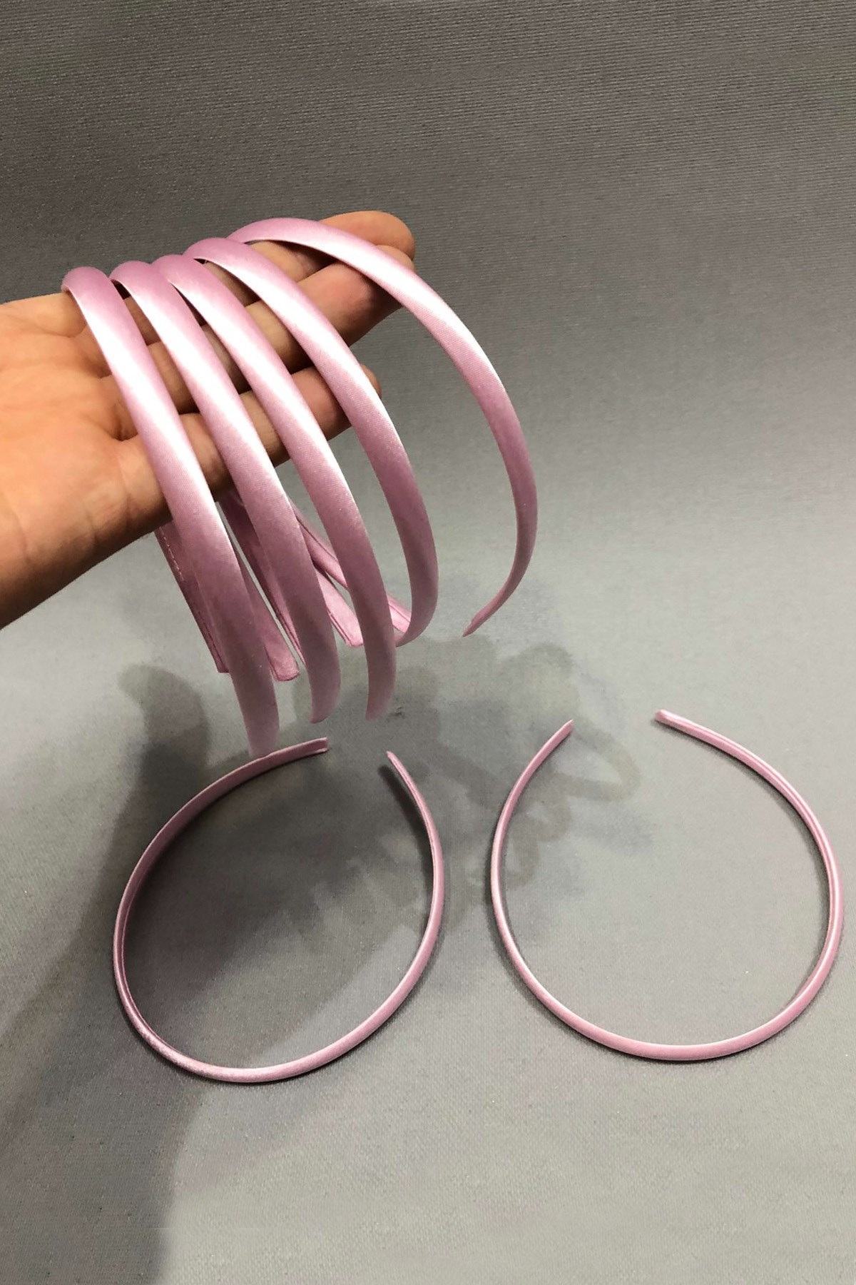 Pembe Renk Saten Taç