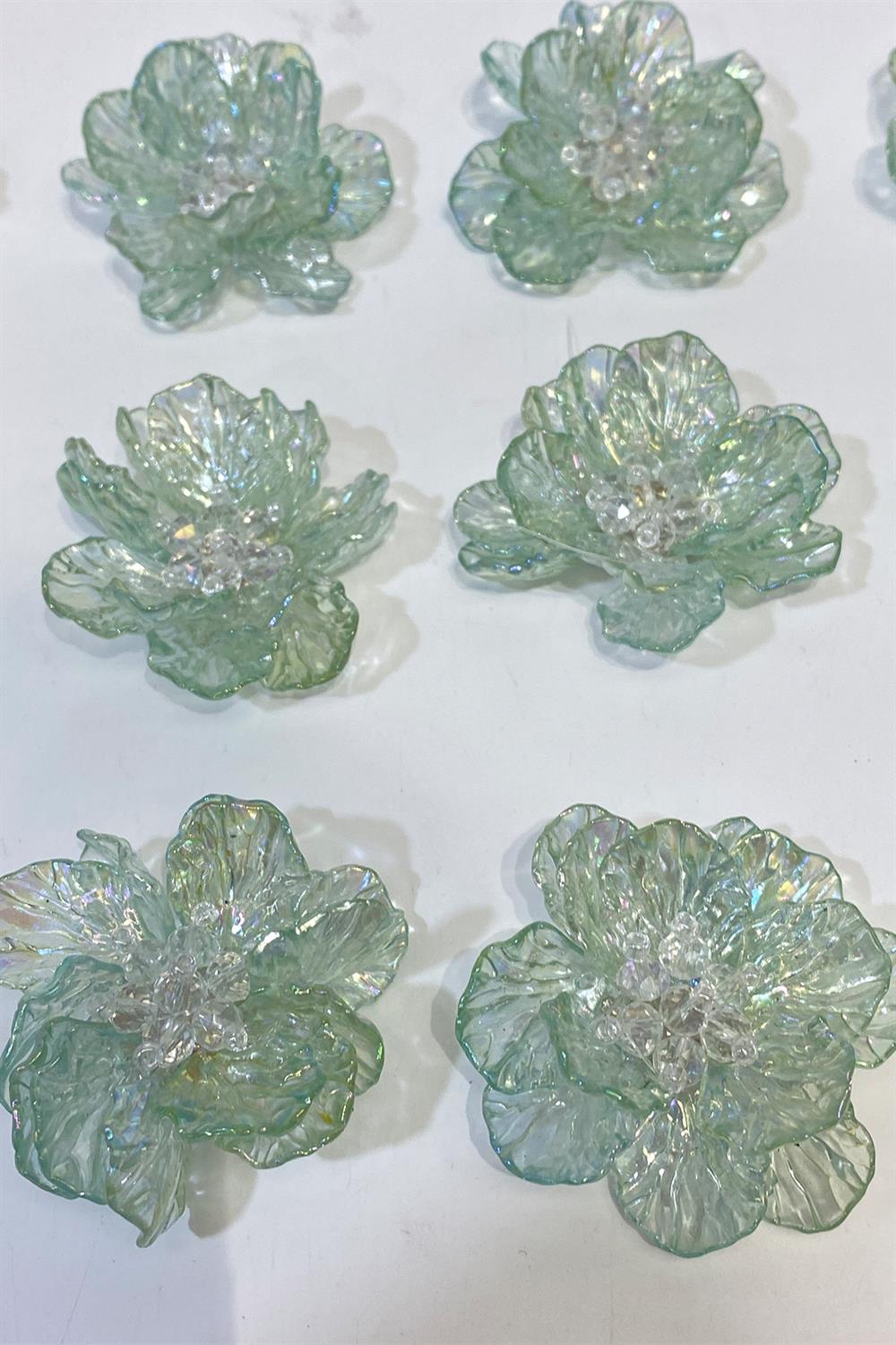 بروش اللؤلؤ المطرز بالكريستال على شكل أوراق اللؤلؤ