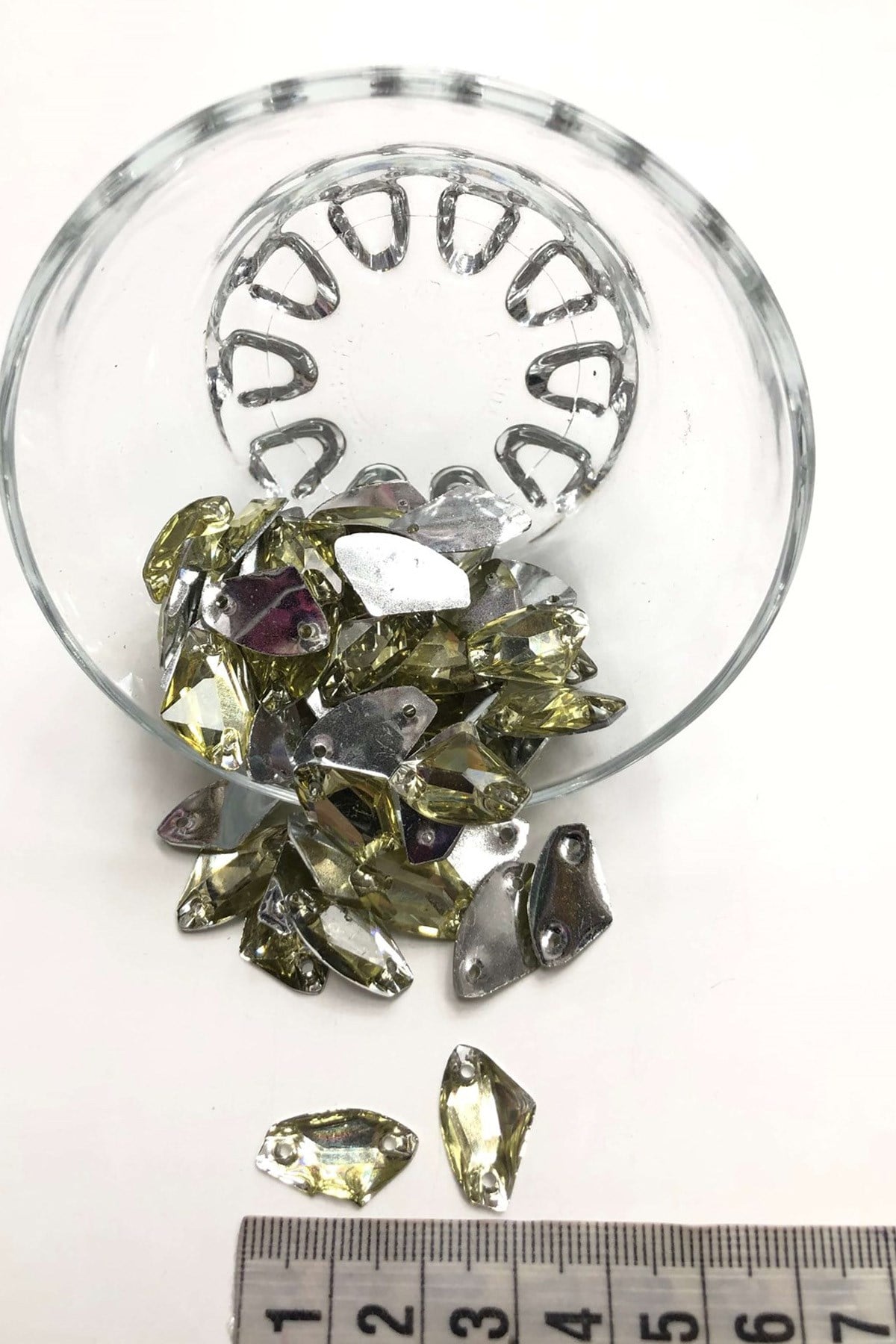 Transparent Pentagonal Plastic Stud Stone 20 gr