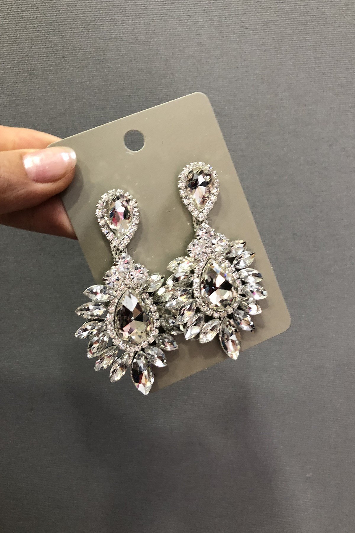 أقراط حجر بيضاوية زجاجية شفافة