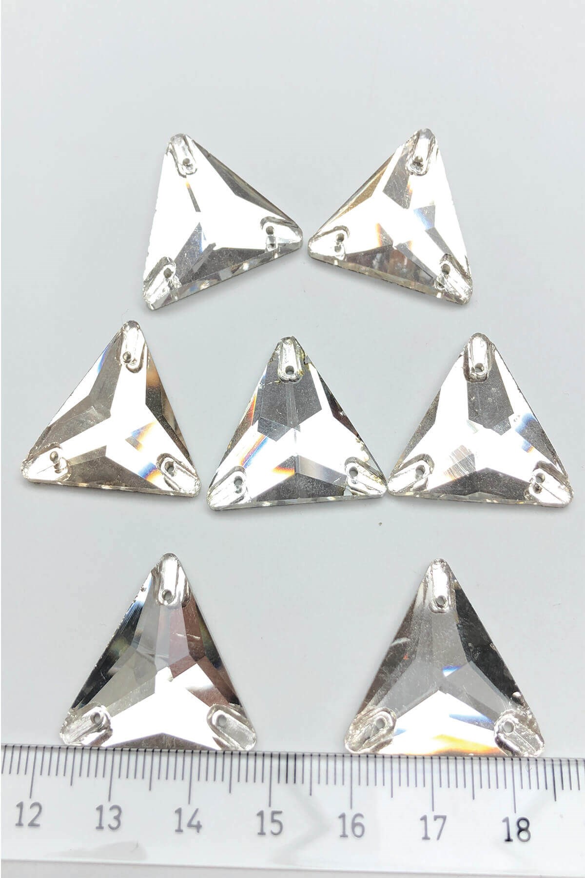 Şeffaf Üçgen Parlak Dikme Kristal Sworovski Boncuk 5 Adet