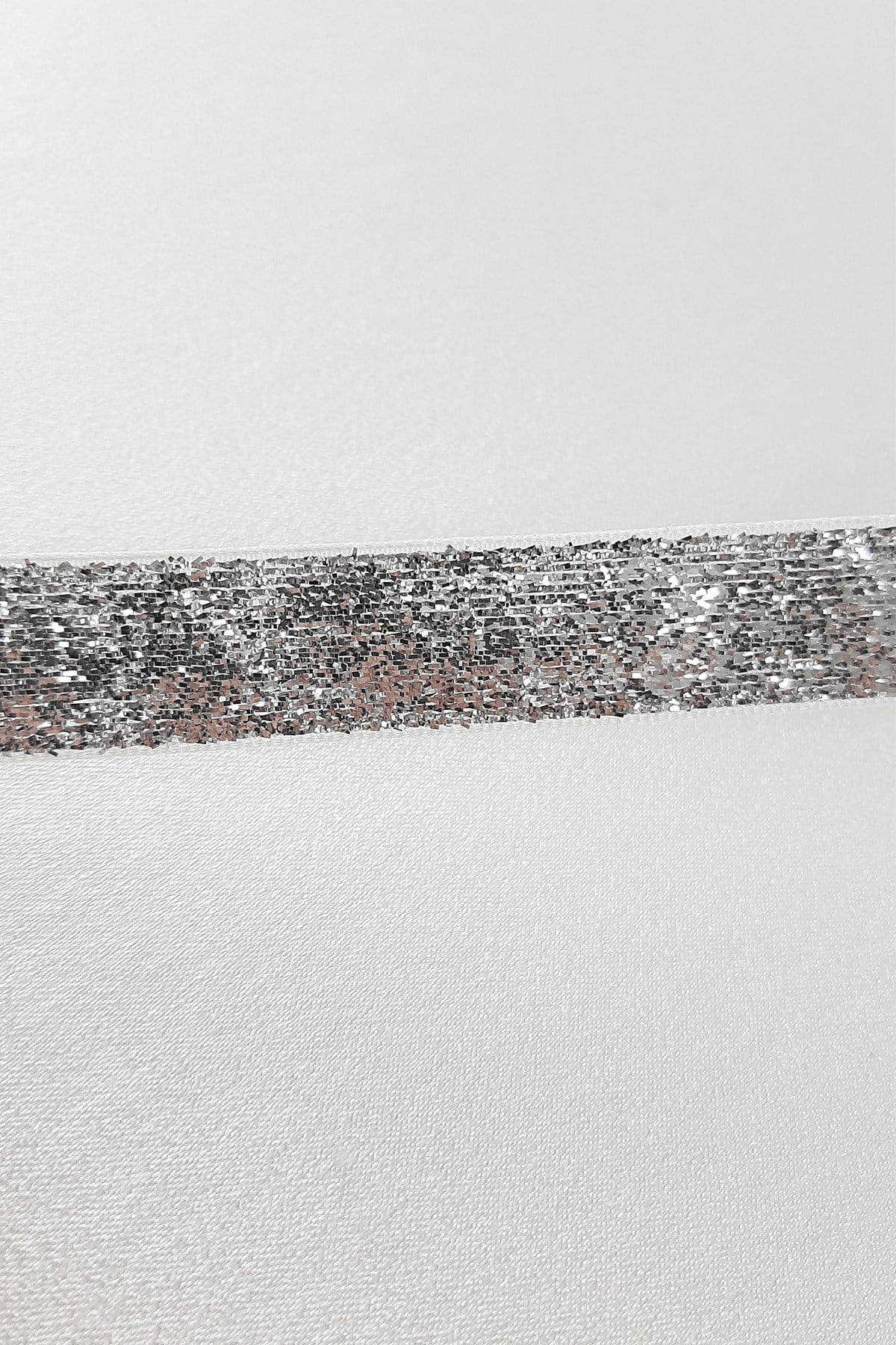 Simli Kadife Kurdele Gümüş Renk 1,5 cm