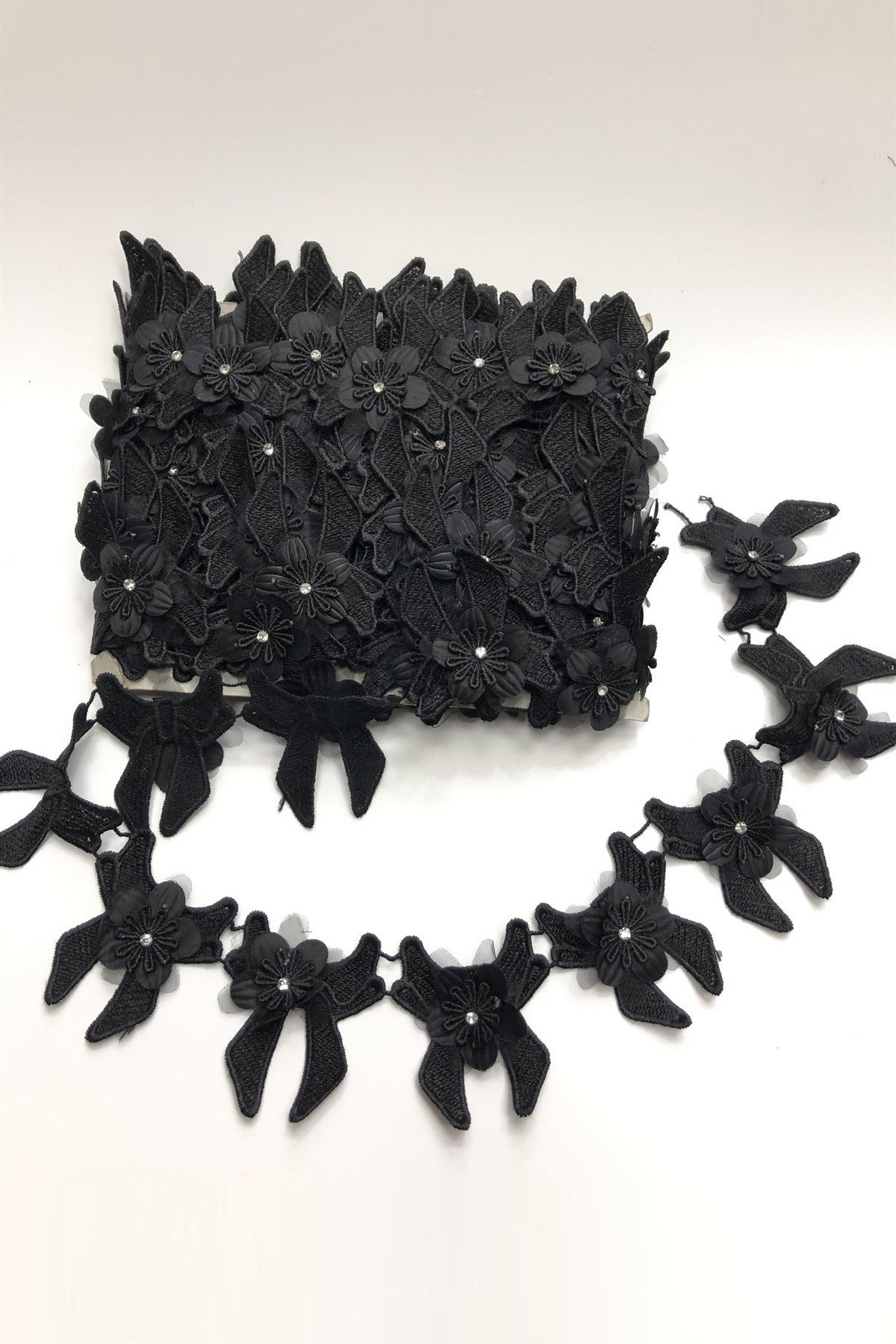 Siyah 3 Boyutlu Fiyoklu Taşlı Şerit