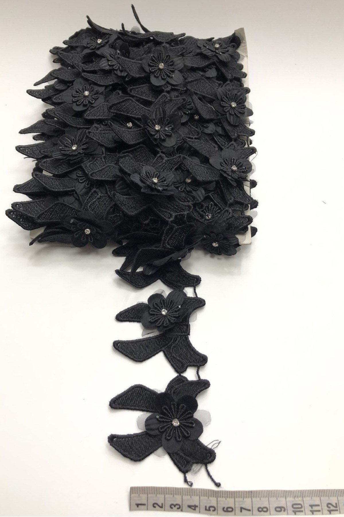 Siyah 3 Boyutlu Fiyoklu Taşlı Şerit