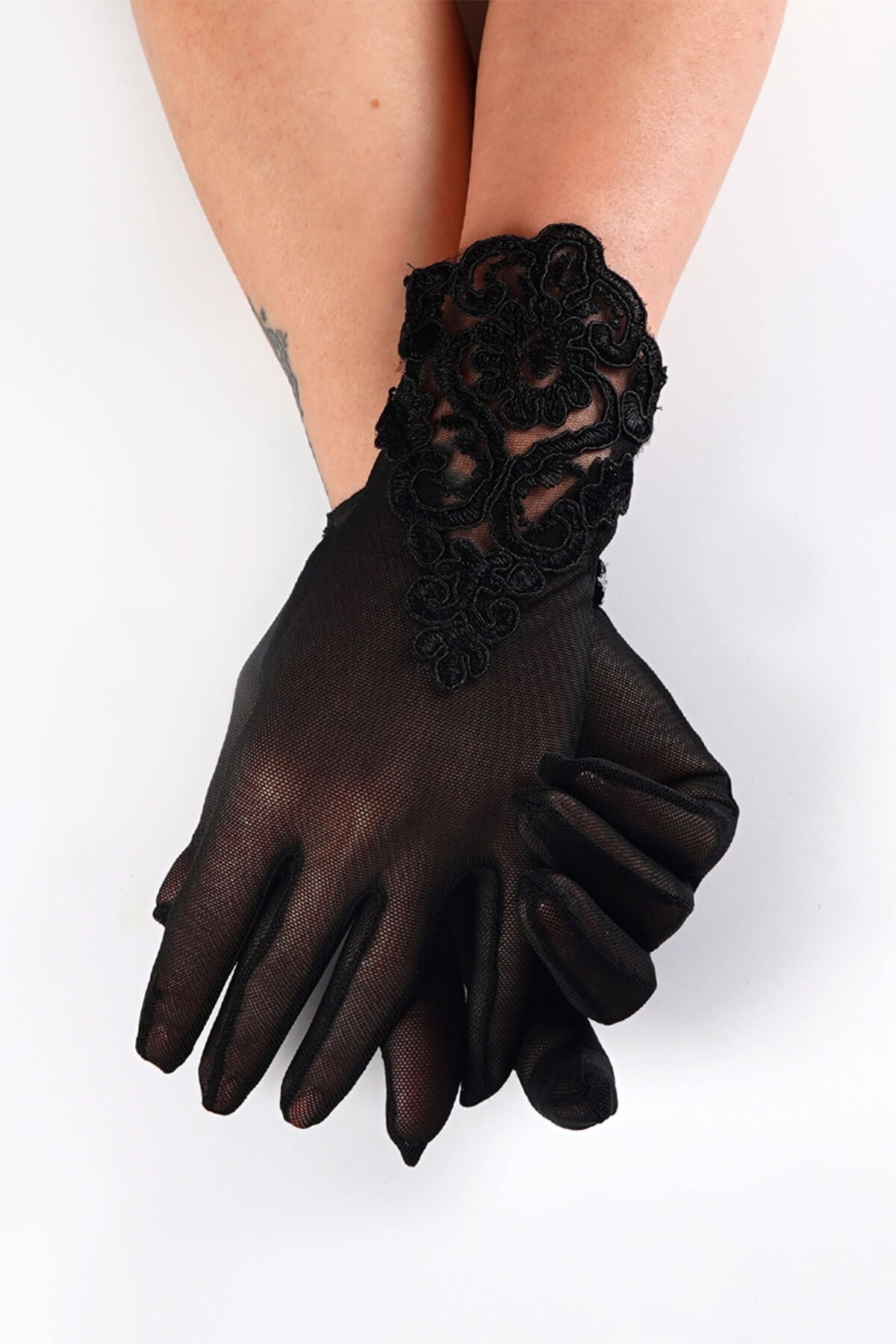 Black Lace Motif Bridal Gloves