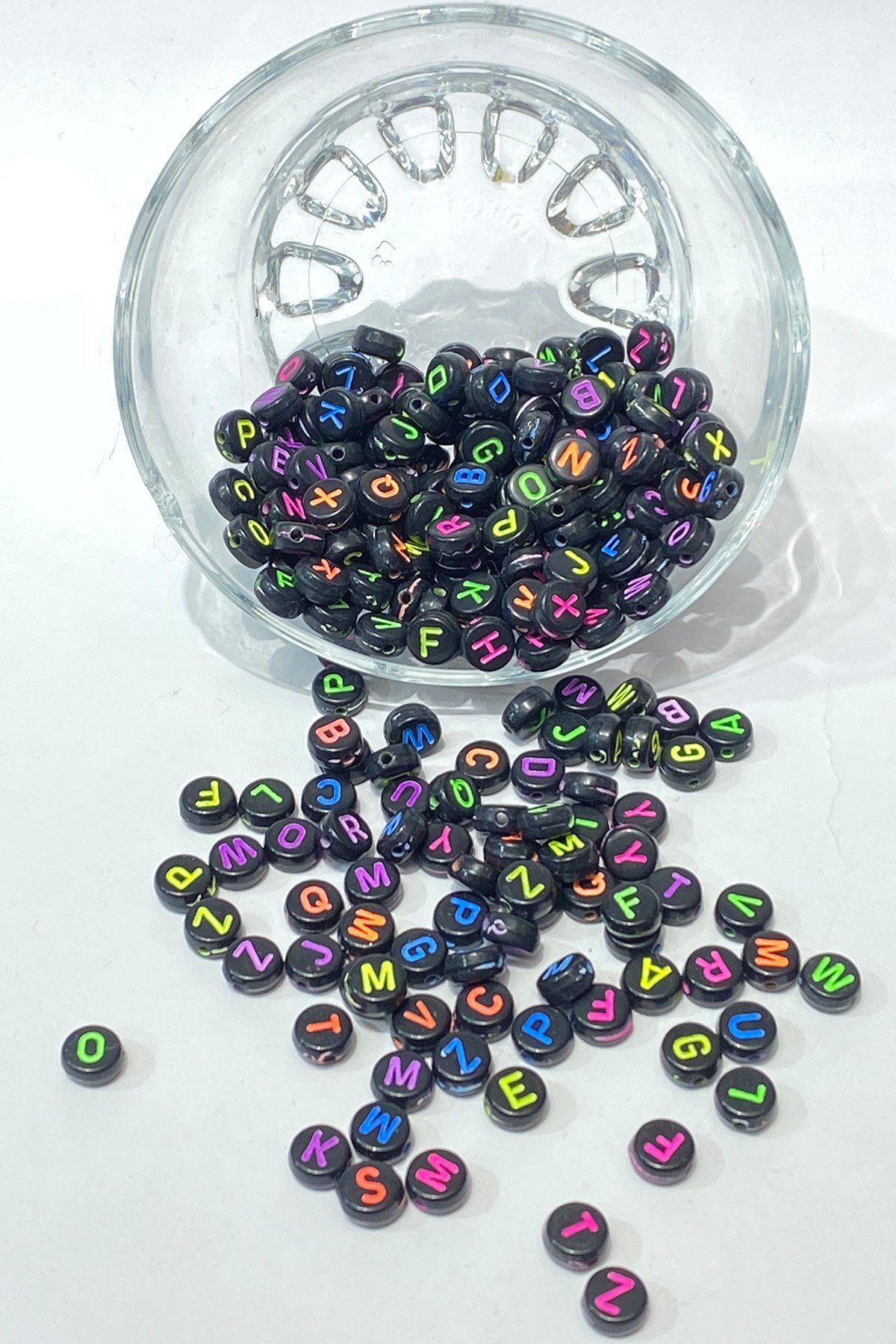 Siyah-Renkli Yuvarlak Harf Boncuk 100 Adet