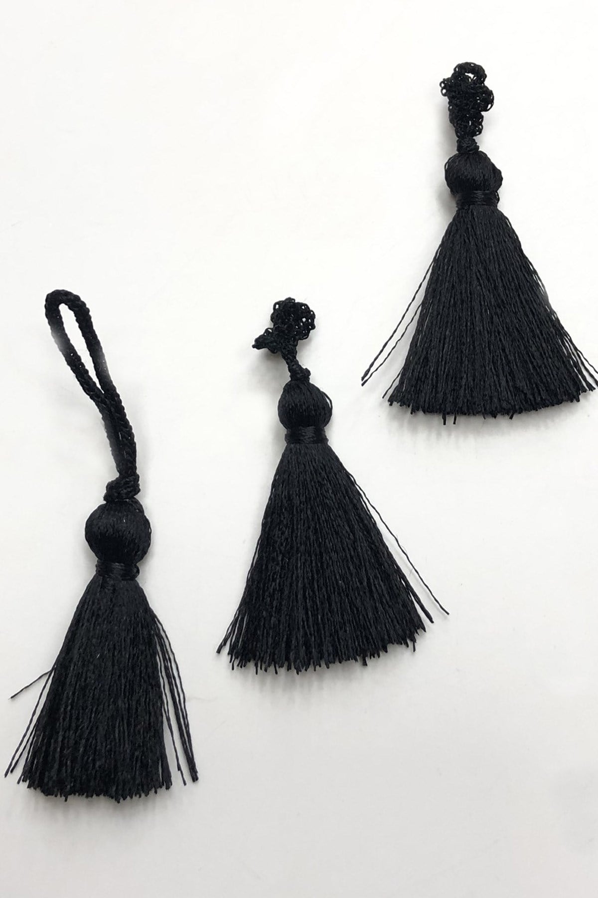 Black Single Tassel 4 cm (10 pcs)