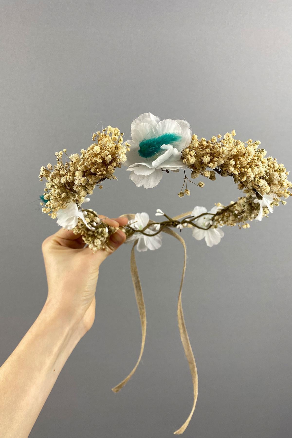 Water Green Spring Branch And Gypsole Exterior Shoot Bridal Crown