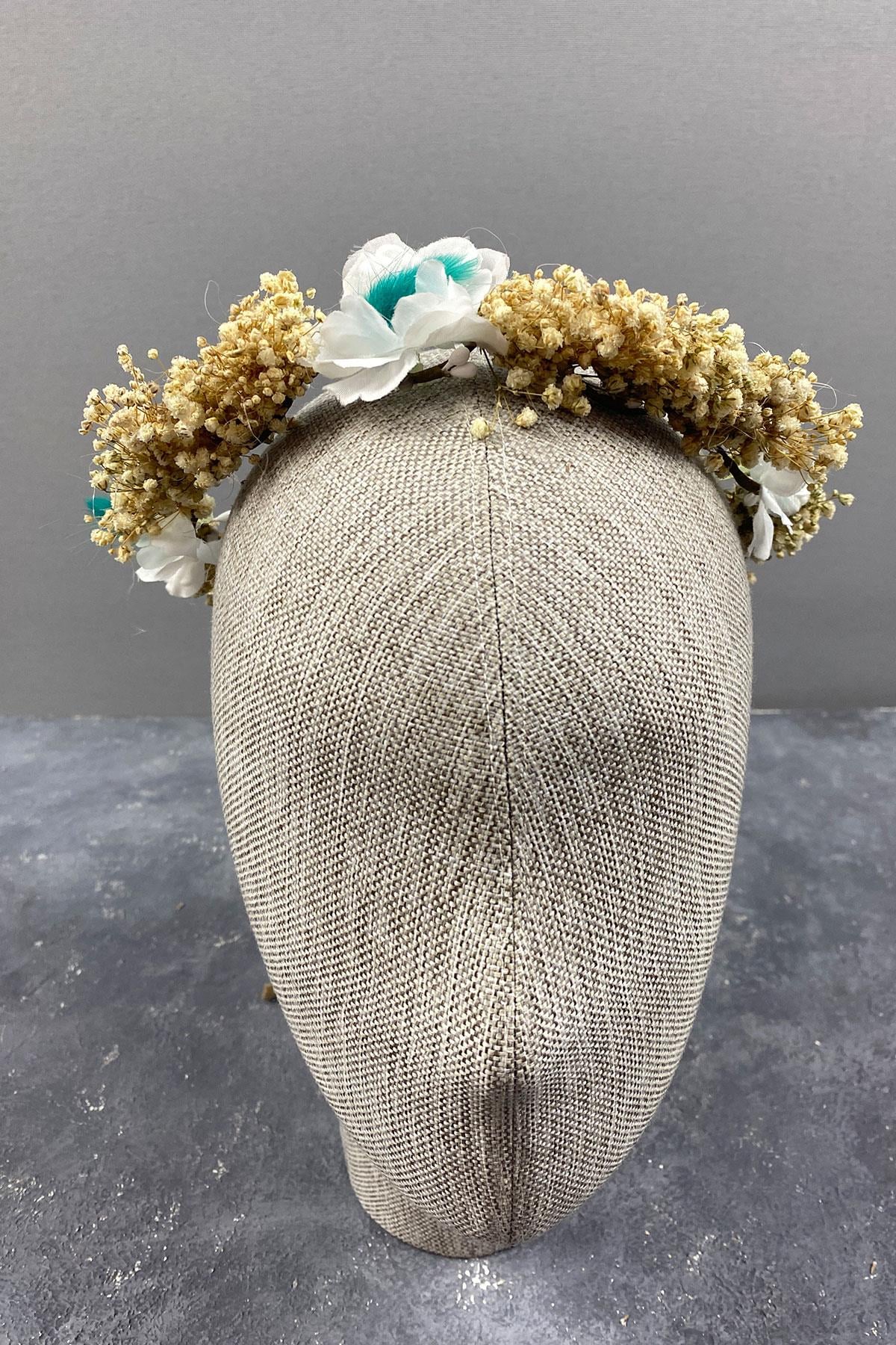 Water Green Spring Branch And Gypsole Exterior Shoot Bridal Crown