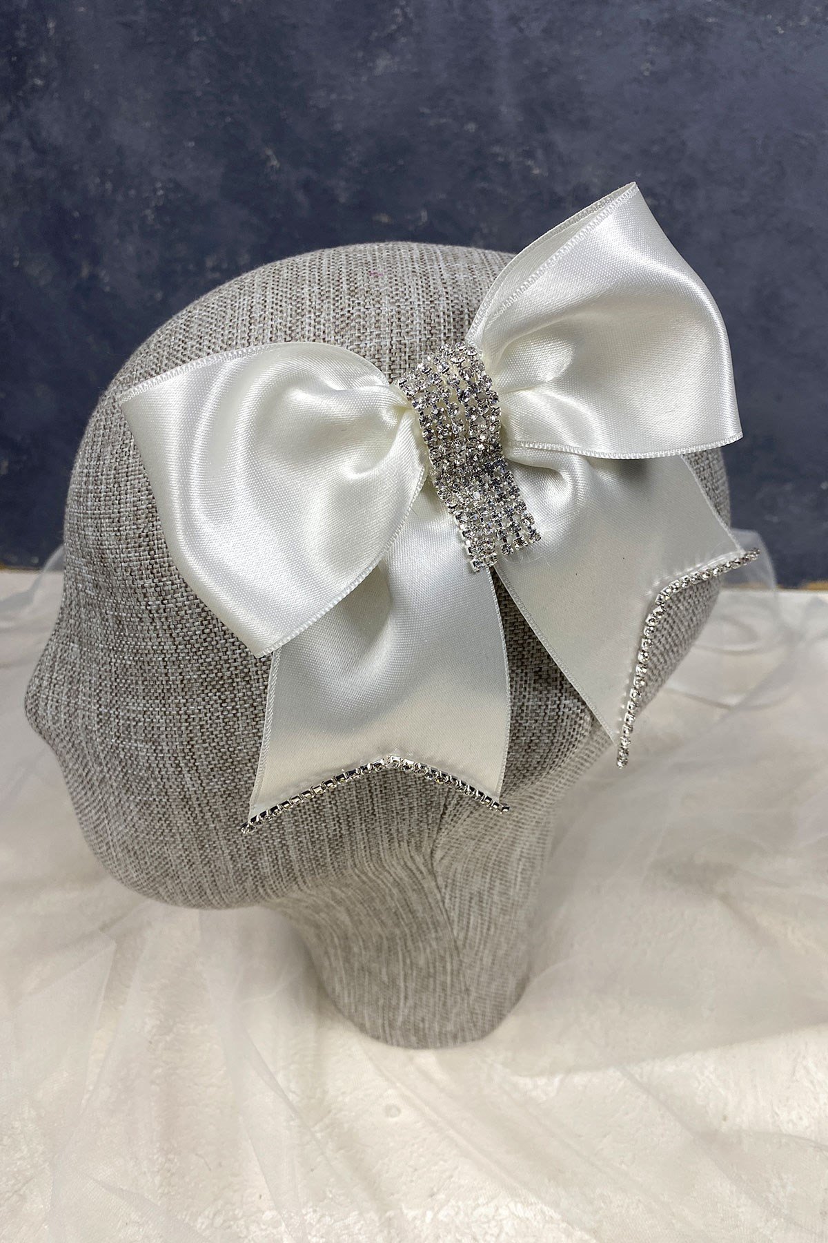 Taşlı Fiyonklu Tasarım Gelin Nikah Saç Aksesuarı 