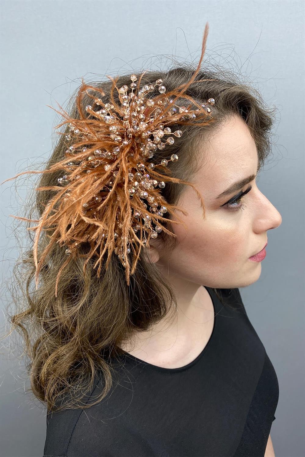 Toptan Kahve Rengi Kristal Boncuklu ve Tüylü Saç Tokası